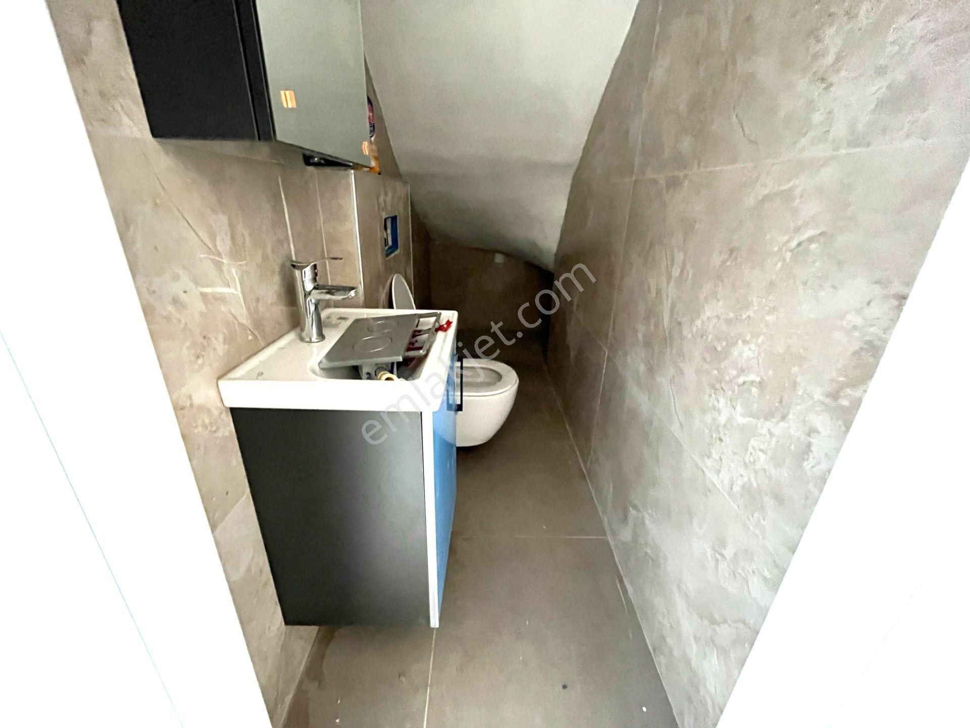 Aygül'den Burhaniye Merkez'de Ön Cephe Ayrı Mutfak Doğalgazlı Teraslı Asansörlü 3+1 Satılık Dubleks - Görsel 21