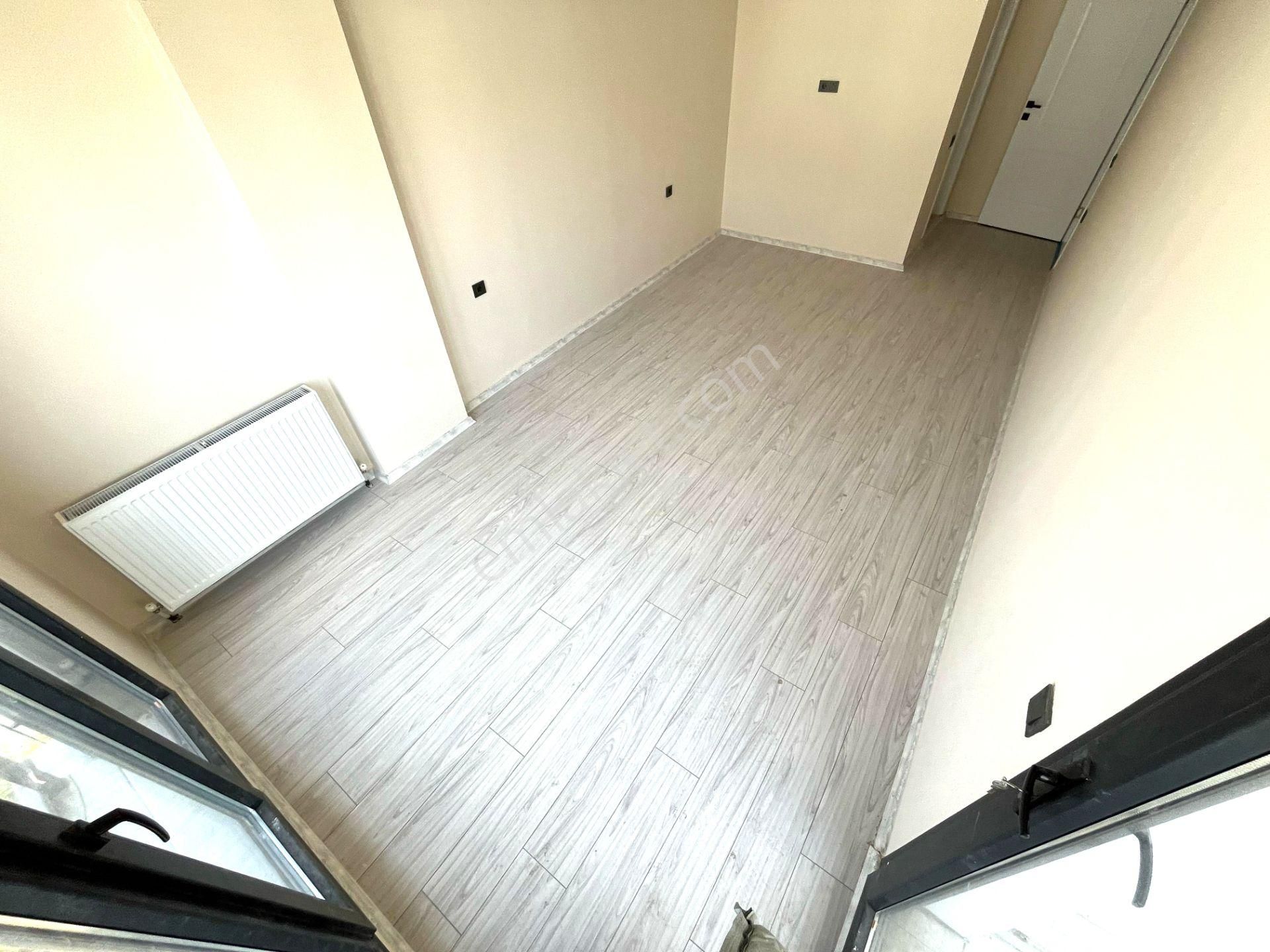 Aygül'den Burhaniye Merkez'de Ön Cephe Ayrı Mutfak Doğalgazlı Teraslı Asansörlü 3+1 Satılık Dubleks - Görsel 12