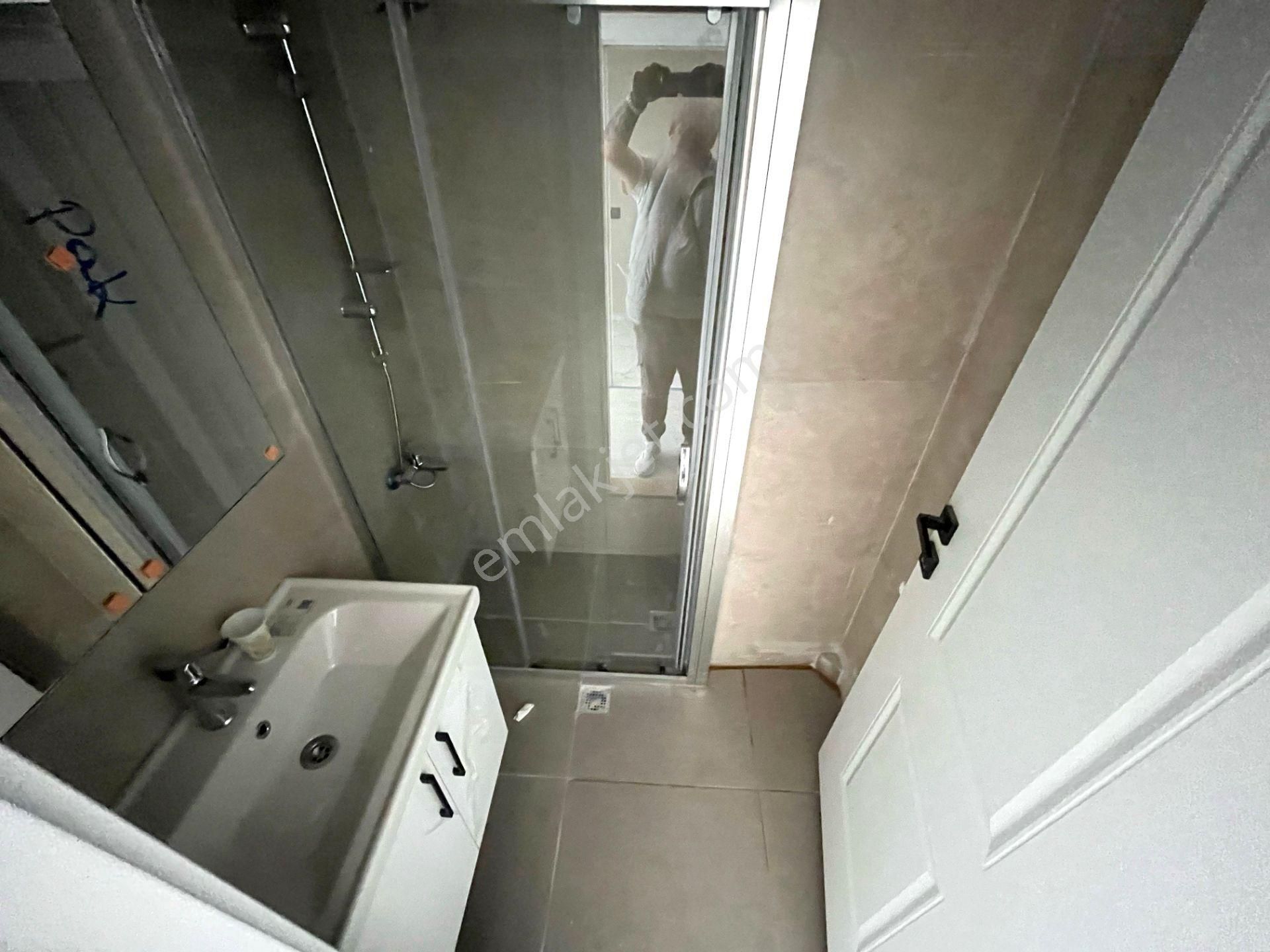 Aygül'den Burhaniye Merkez'de Ön Cephe Ayrı Mutfak Doğalgazlı Teraslı Asansörlü 3+1 Satılık Dubleks - Görsel 14