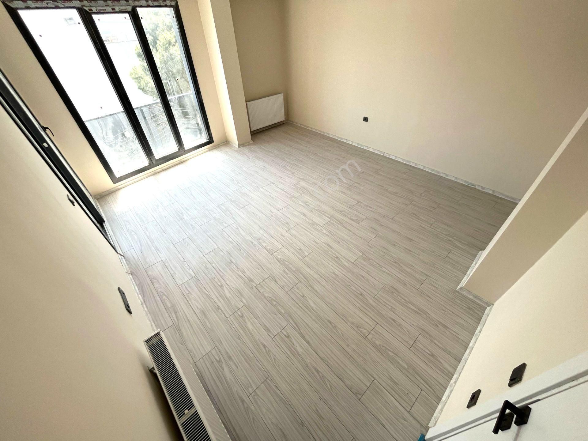 Aygül'den Burhaniye Merkez'de Ön Cephe Ayrı Mutfak Doğalgazlı Teraslı Asansörlü 3+1 Satılık Dubleks - Görsel 8