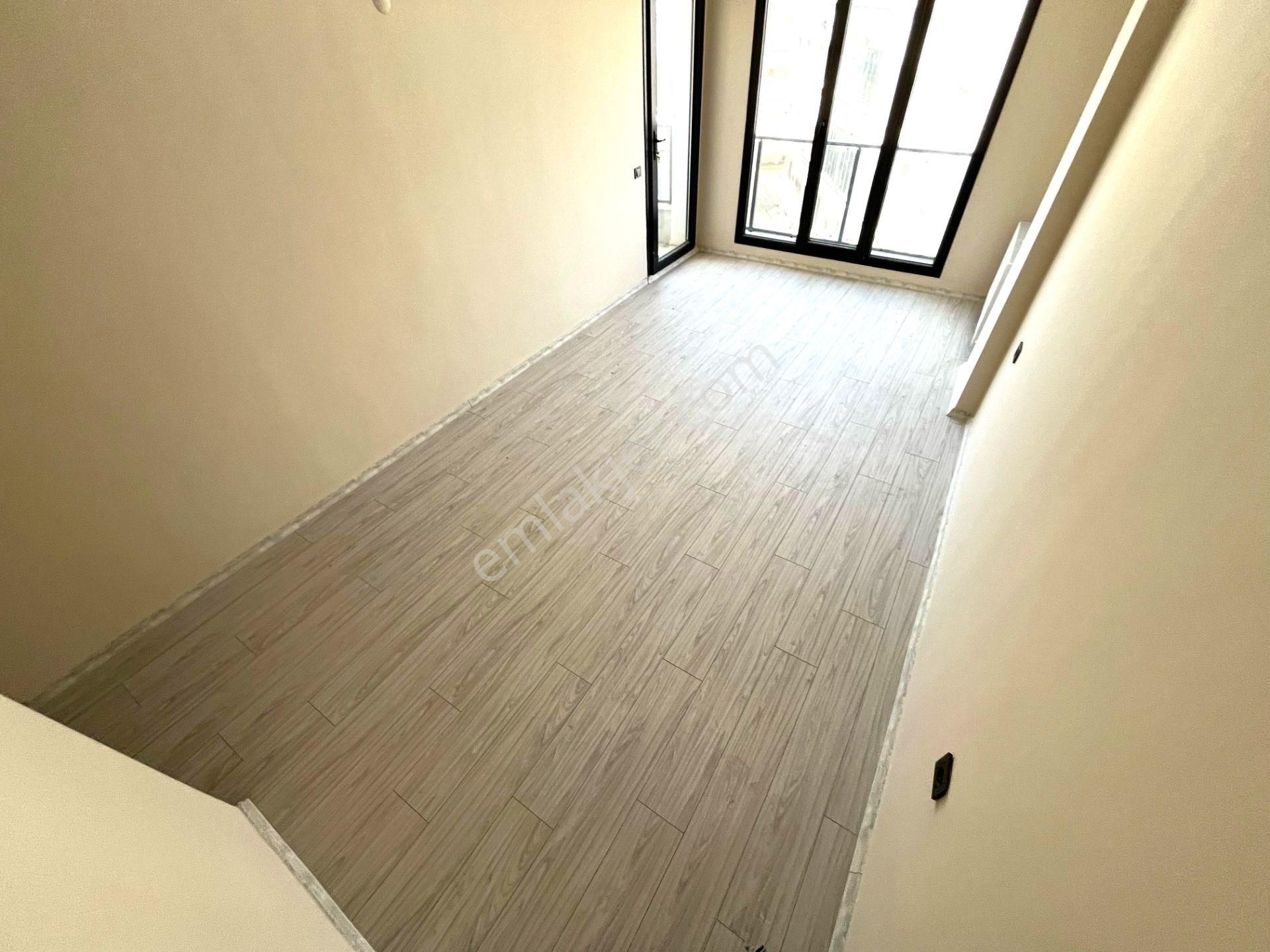 Aygül'den Burhaniye Merkez'de Ön Cephe Ayrı Mutfak Doğalgazlı Teraslı Asansörlü 3+1 Satılık Dubleks - Görsel 13