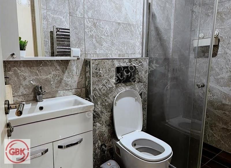 Açin Caddesinde Huzurlu Bir Yaşam: Bahçeli, Balkonlu 2+1 Daire - Görsel 9