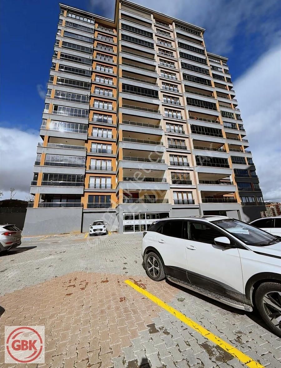 Aşıkpaşa'da Panoramik Manzaralı | Sıfır | Geniş M² 3+1 Satılık