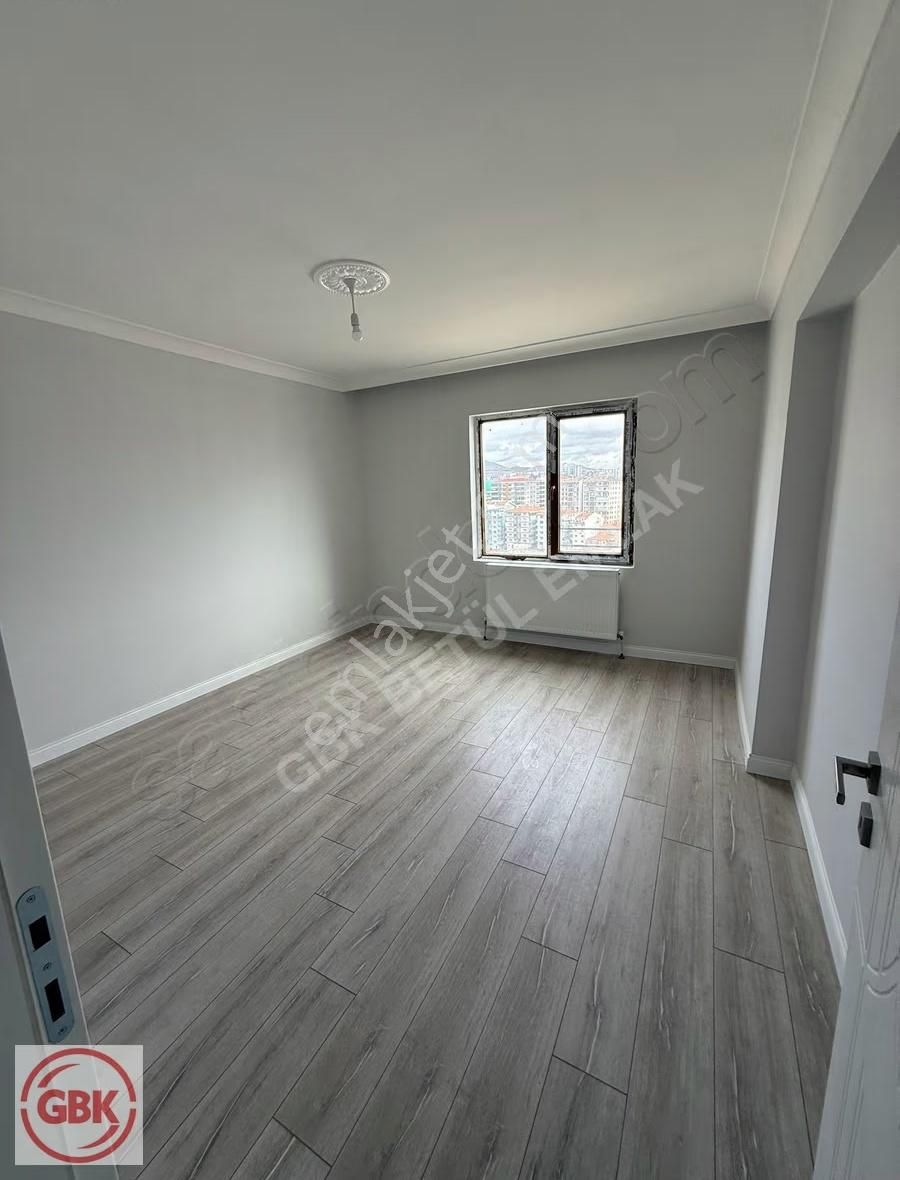 Aşıkpaşa'da Panoramik Manzaralı | Sıfır | Geniş M² 3+1 Satılık - Görsel 14