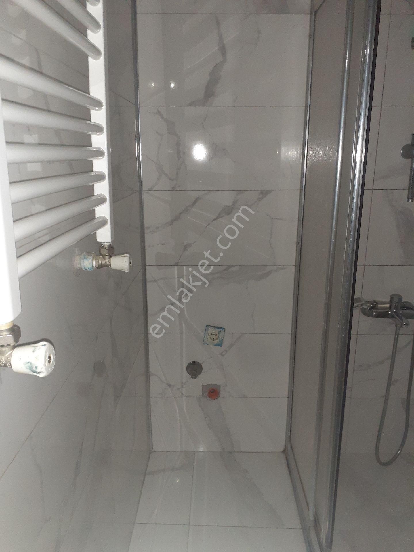 Fatih... Kocamustafapaşa Sümbülefendi Uykudede Mevkisinde Kiralık Otoparklı - Görsel 19
