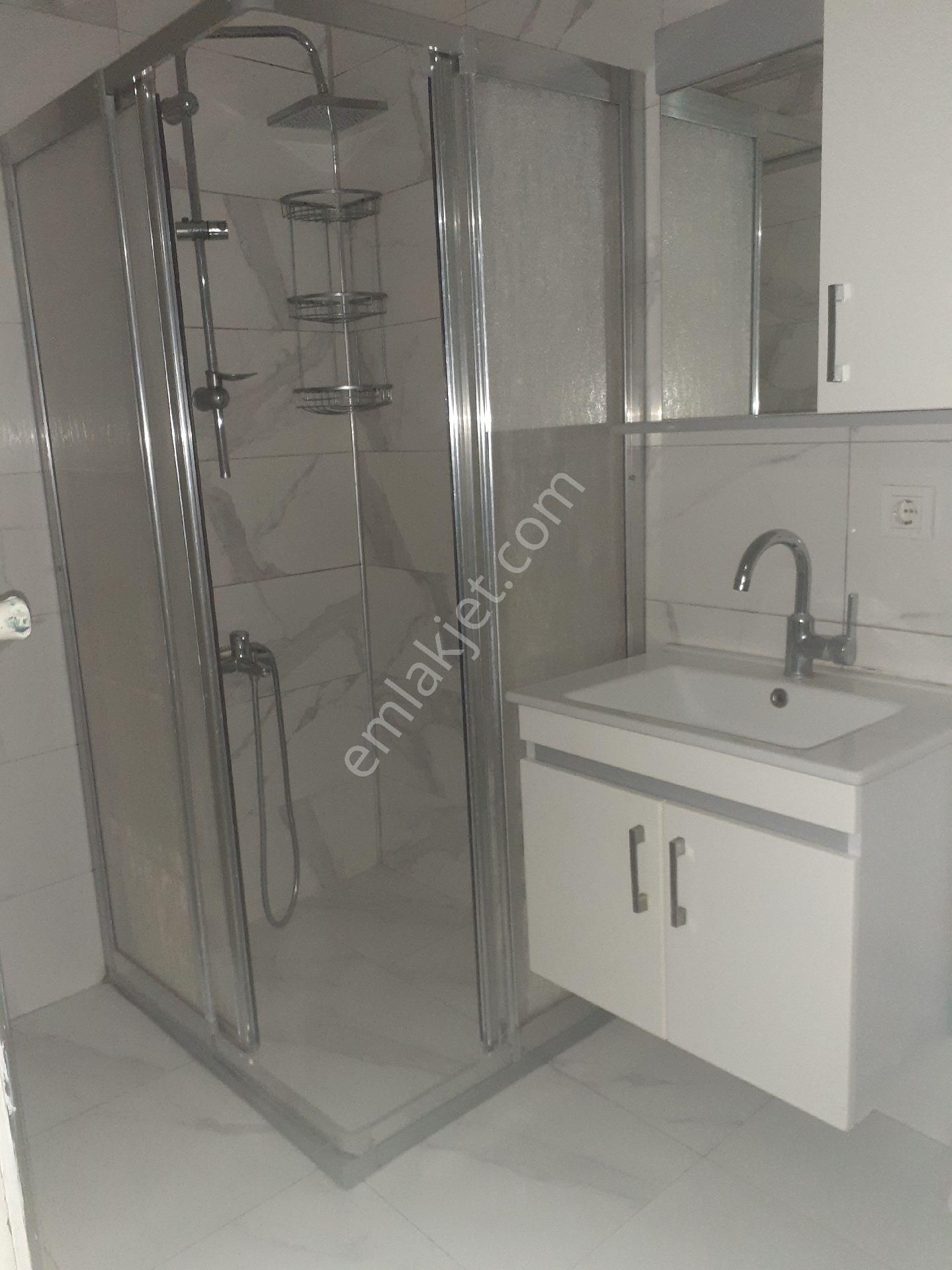 Fatih... Kocamustafapaşa Sümbülefendi Uykudede Mevkisinde Kiralık Otoparklı - Görsel 18