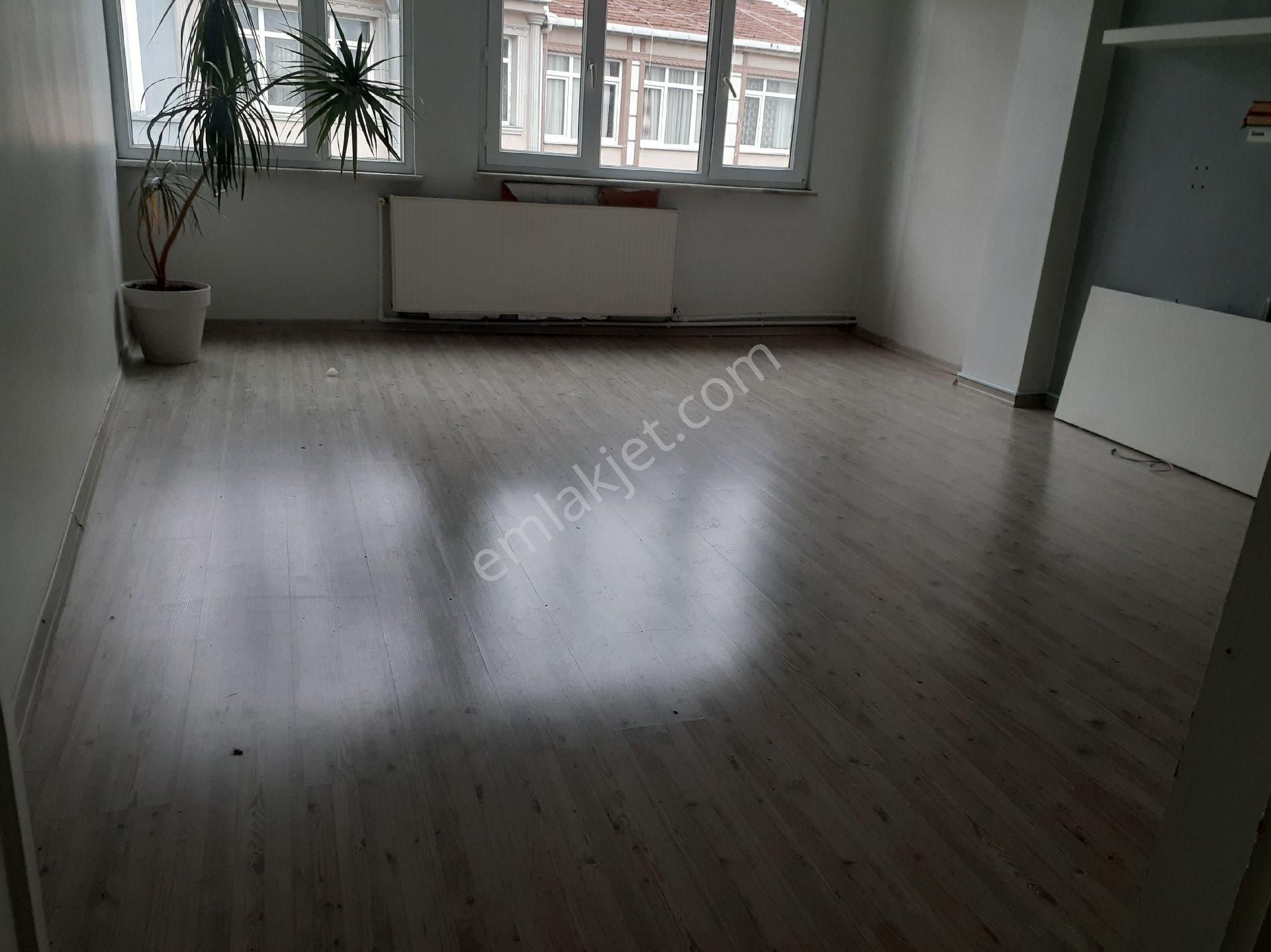 Fatih... Kocamustafapaşa Sümbülefendi Uykudede Mevkisinde Kiralık Otoparklı