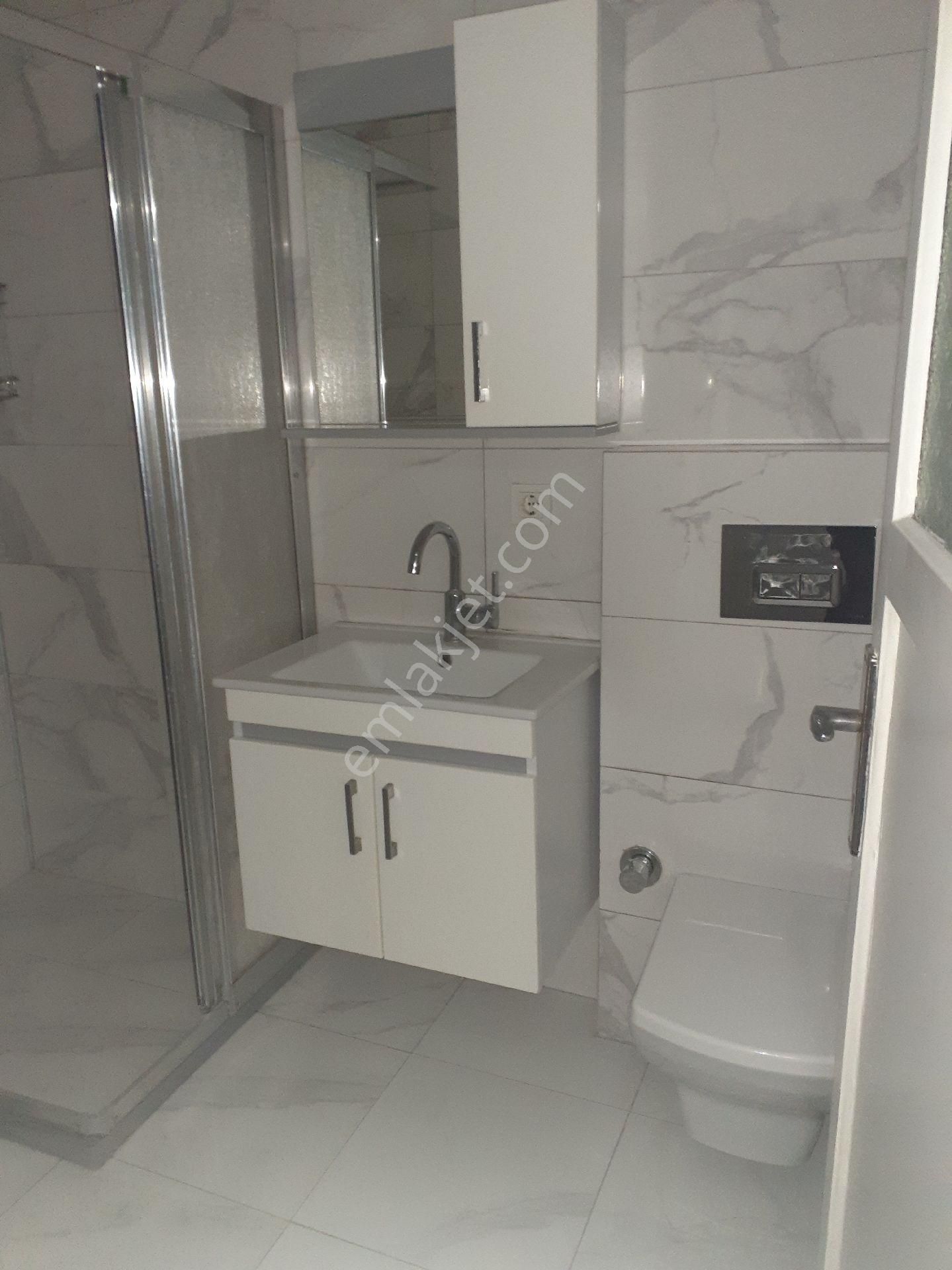 Fatih... Kocamustafapaşa Sümbülefendi Uykudede Mevkisinde Kiralık Otoparklı - Görsel 17