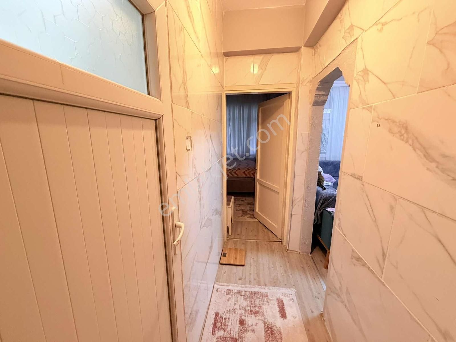 Üçyol Metro Yakını 2+1 Doğalgazlı Arakat Bakımlı "boş" Daire - Görsel 10