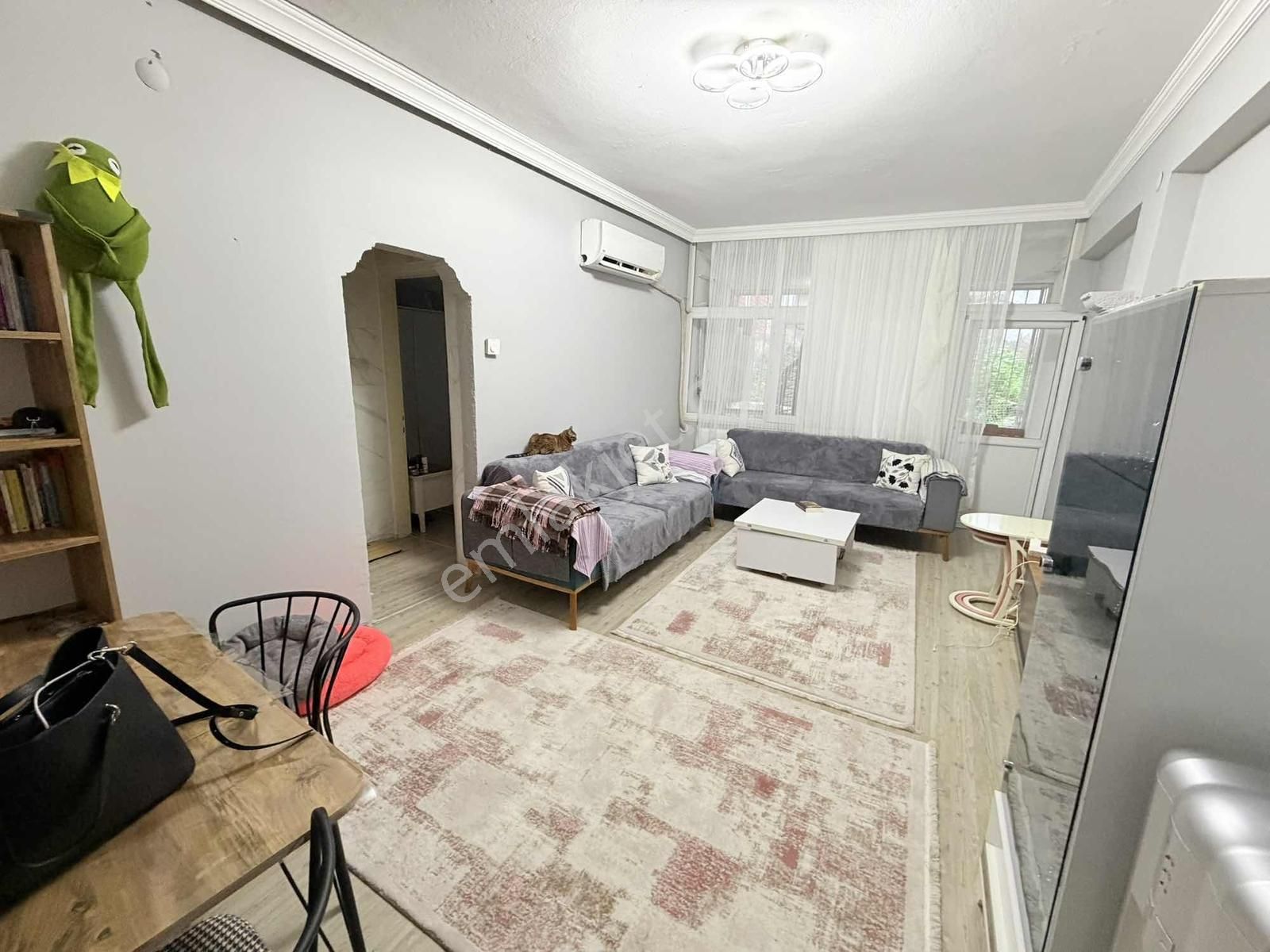 Üçyol Metro Yakını 2+1 Doğalgazlı Arakat Bakımlı "boş" Daire