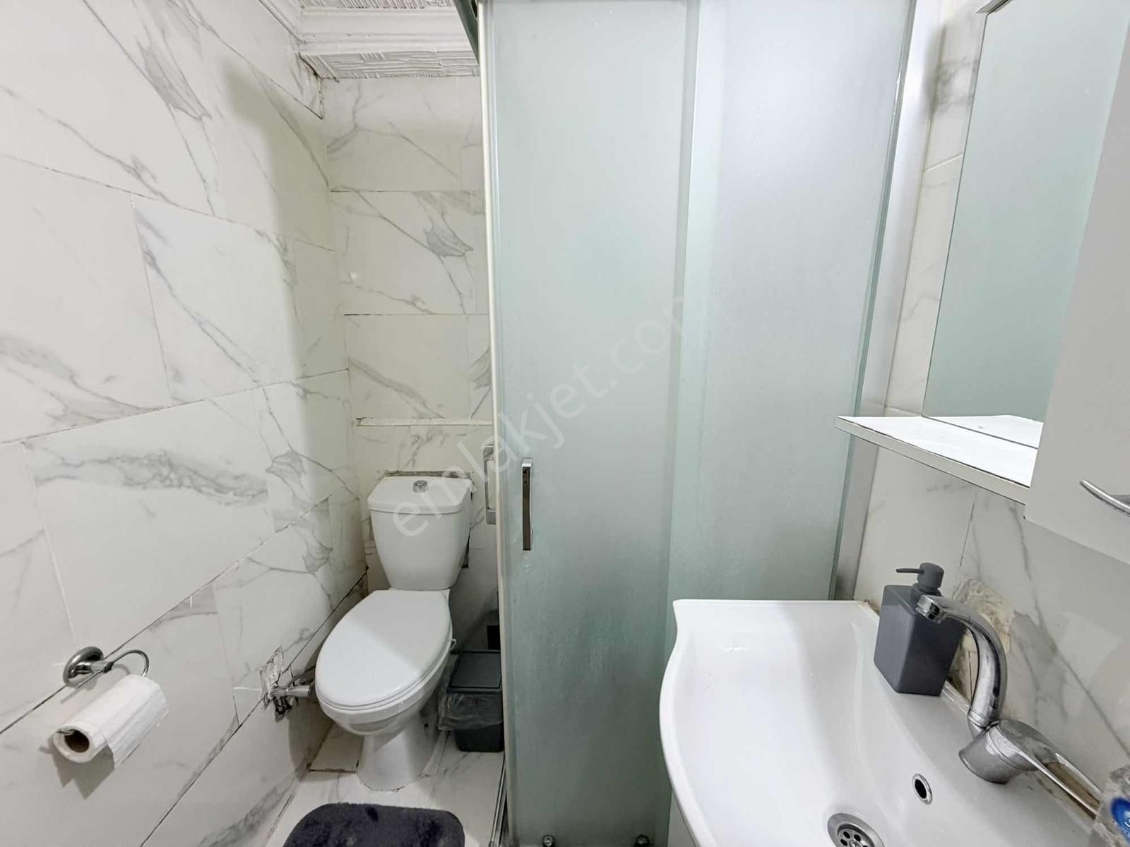 Üçyol Metro Yakını 2+1 Doğalgazlı Arakat Bakımlı "boş" Daire - Görsel 4