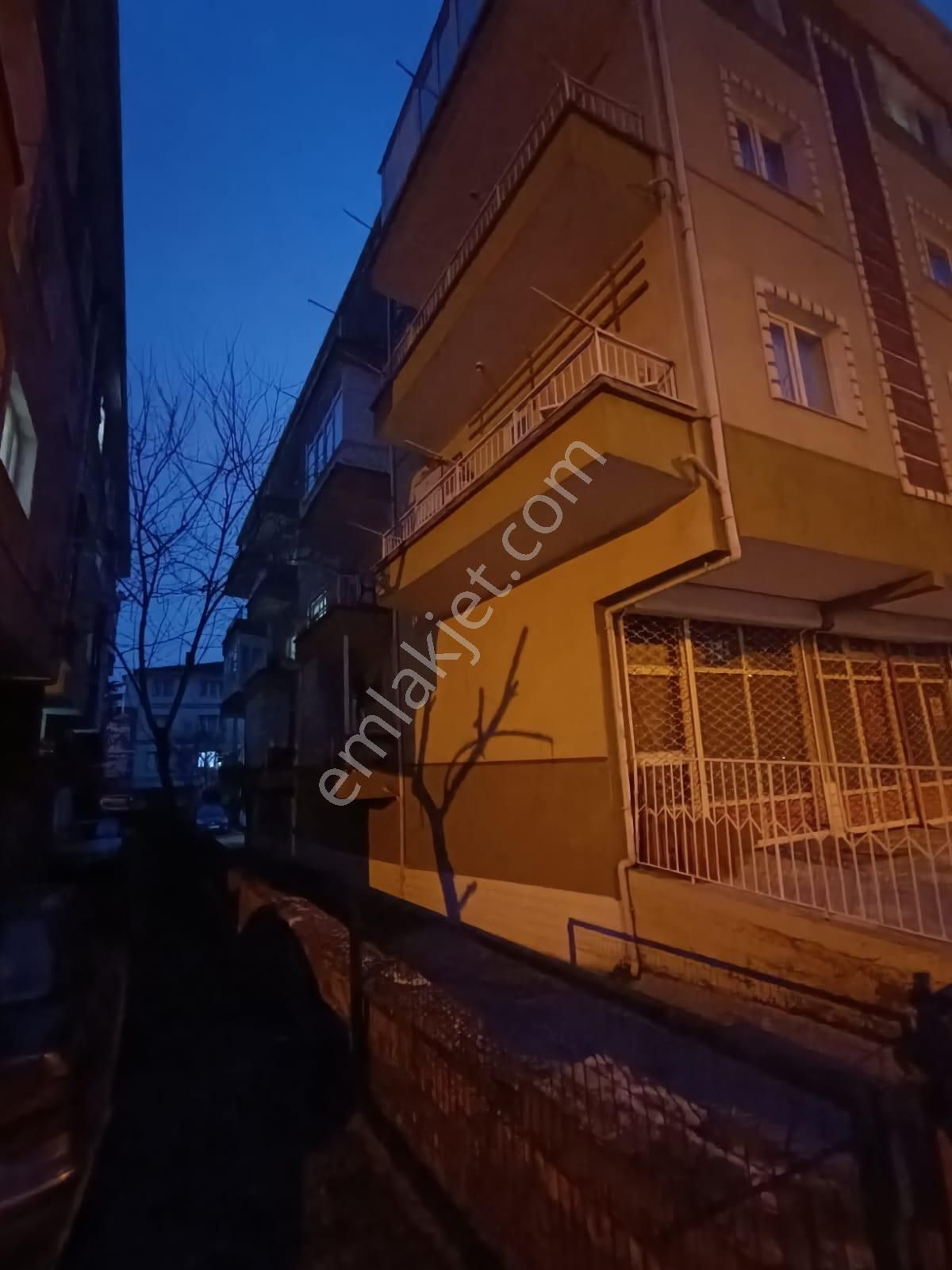Sincan Atatürk Mhde 3+1 Full Yapılı Kat Konumunda Merkezi Yerde Daire - Görsel 35