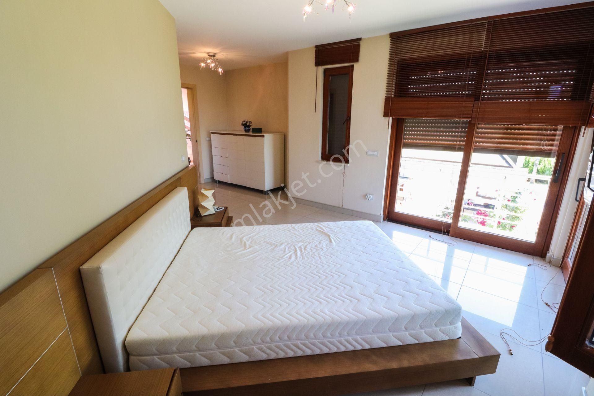 Karaağaç Vadipark Evlerinde Havuzlu Villa - Görsel 8