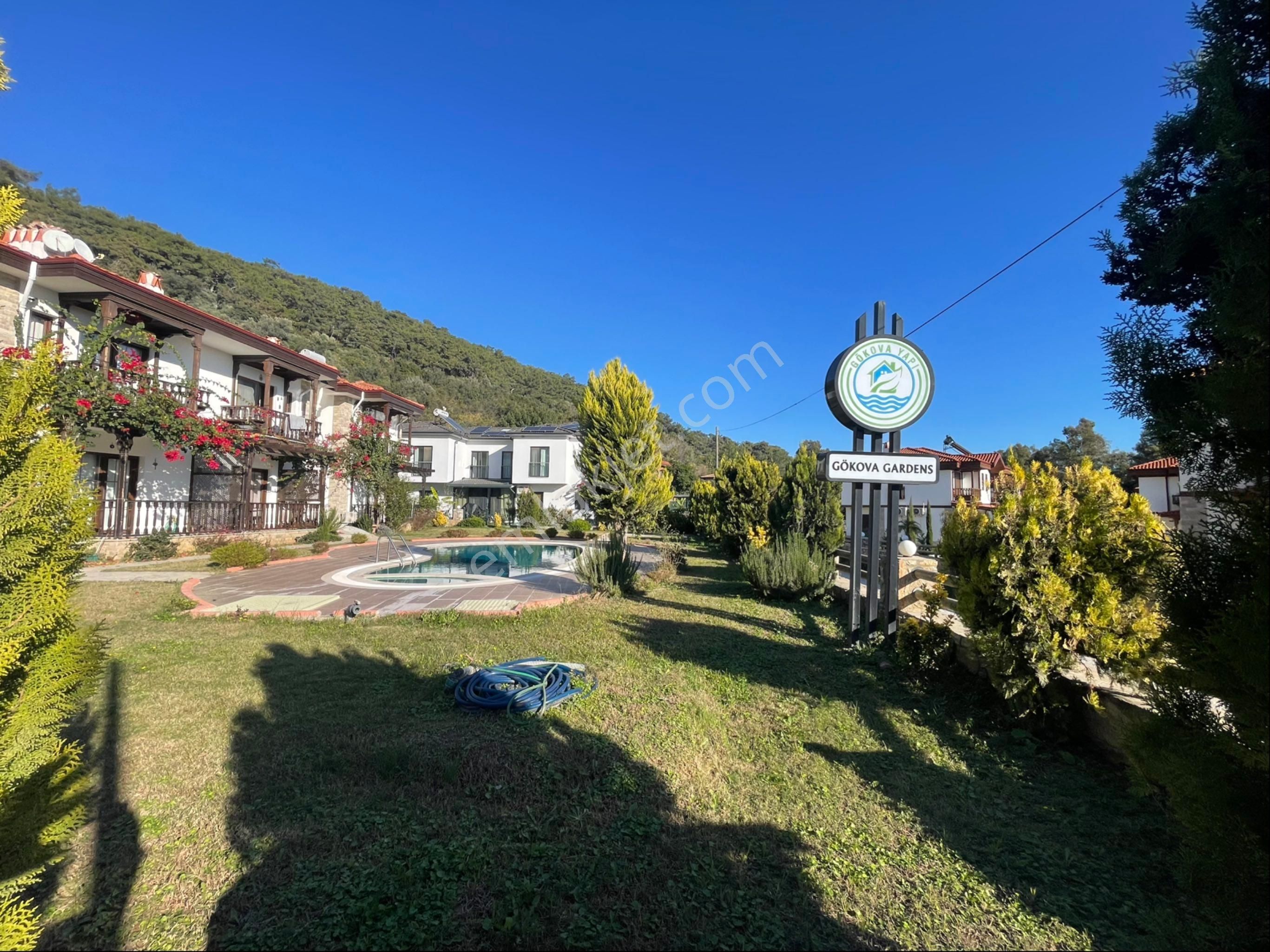 Gökova Mah.de Havuzlu 1+1 Dairemiz Kiralık.