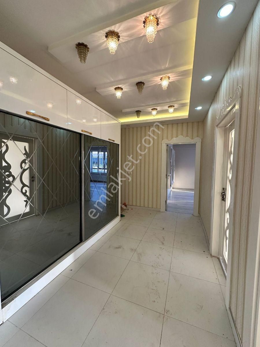 İbni Sina Mh 3.5+1 Kat Bahceli İskanlı Hasarsız Satlık Daire