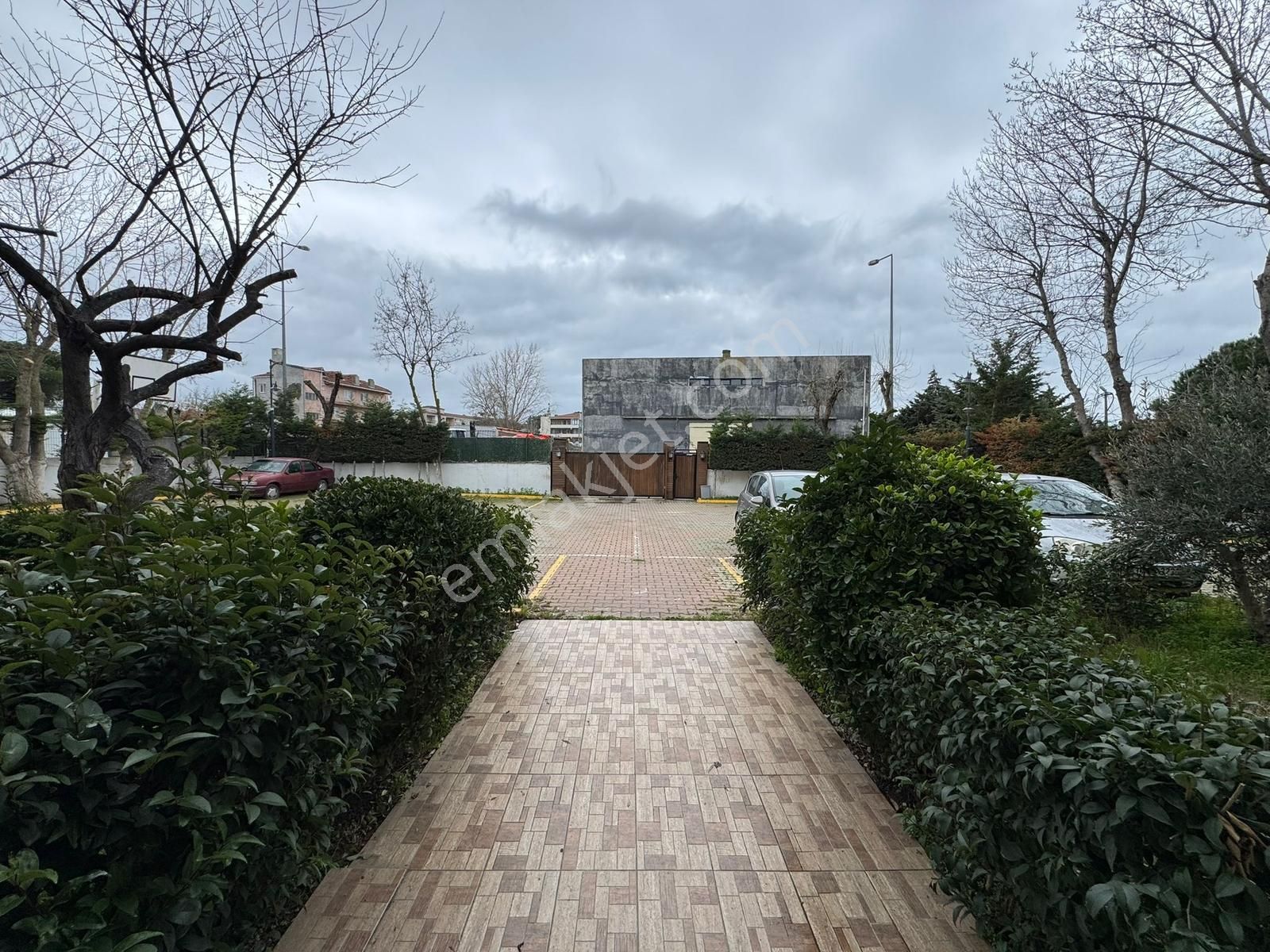 Kumburgazda Lüks Site İçinde Şömineli Havuz Manzaralı 2+1 Daire - Görsel 18