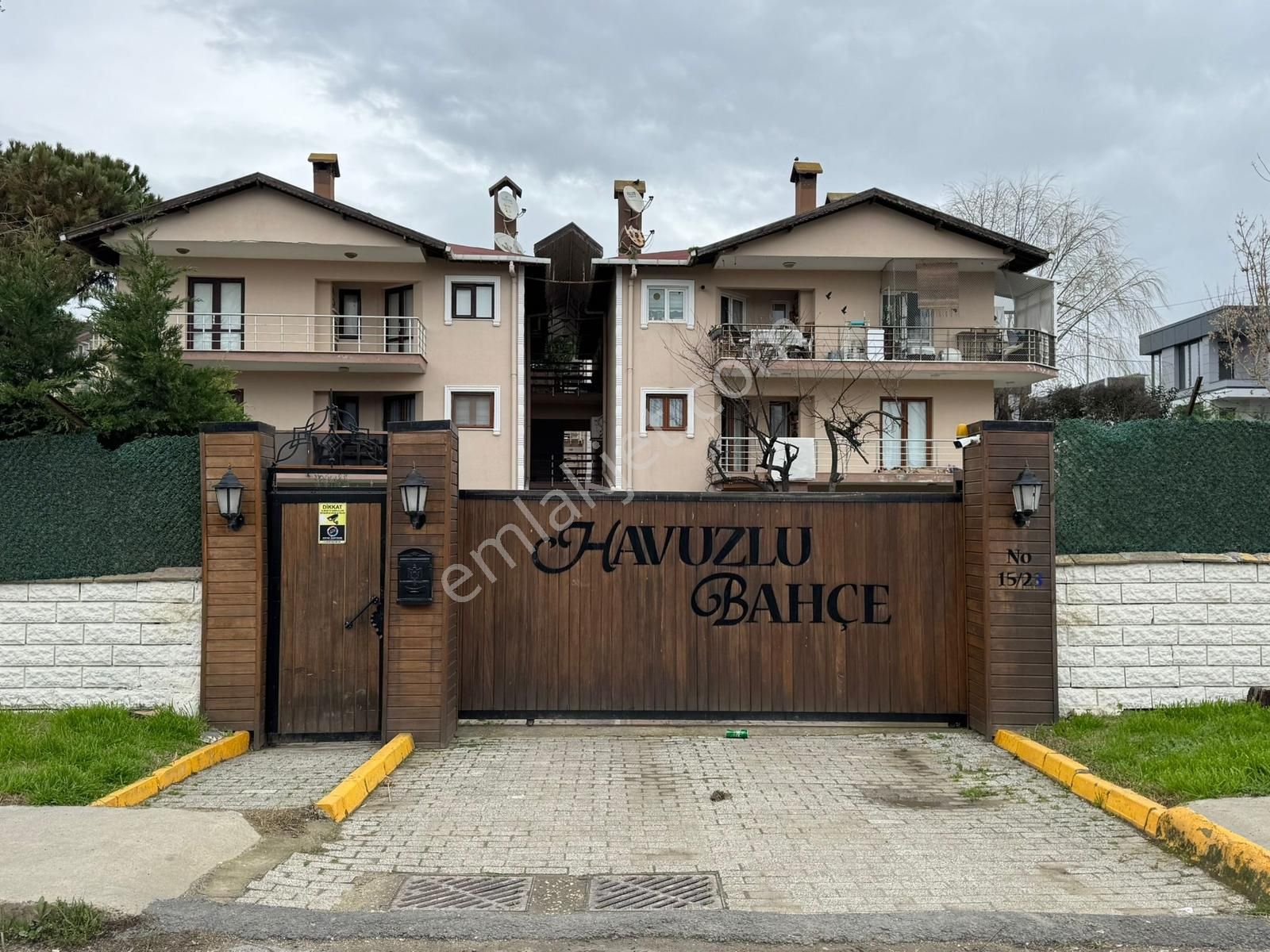 Kumburgazda Lüks Site İçinde Şömineli Havuz Manzaralı 2+1 Daire - Görsel 32