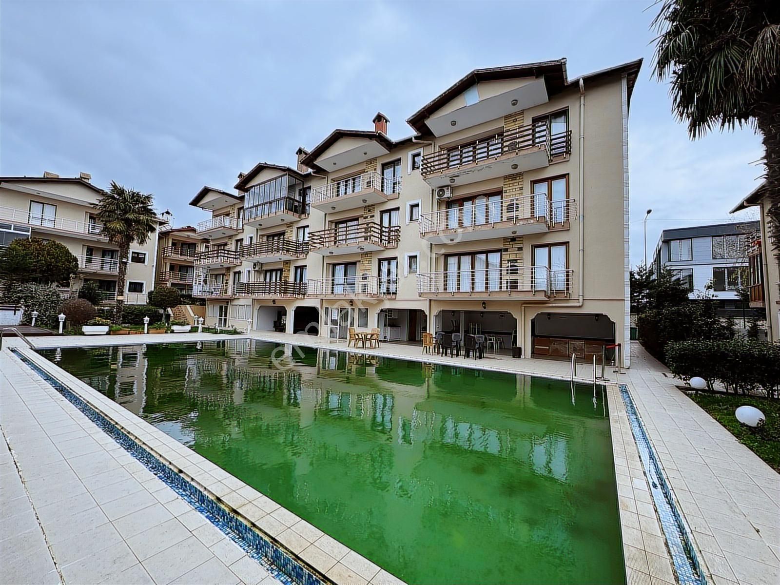 Kumburgazda Lüks Site İçinde Şömineli Havuz Manzaralı 2+1 Daire - Görsel 29