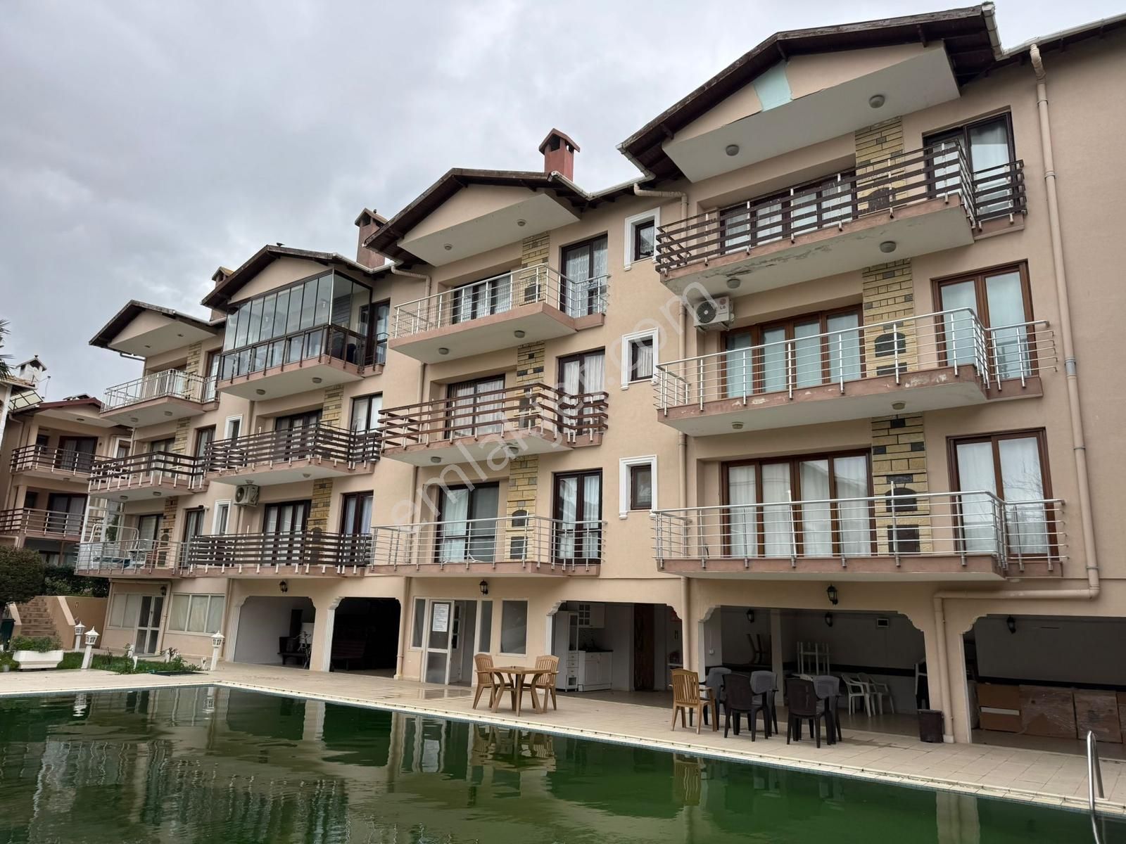 Kumburgazda Lüks Site İçinde Şömineli Havuz Manzaralı 2+1 Daire - Görsel 30