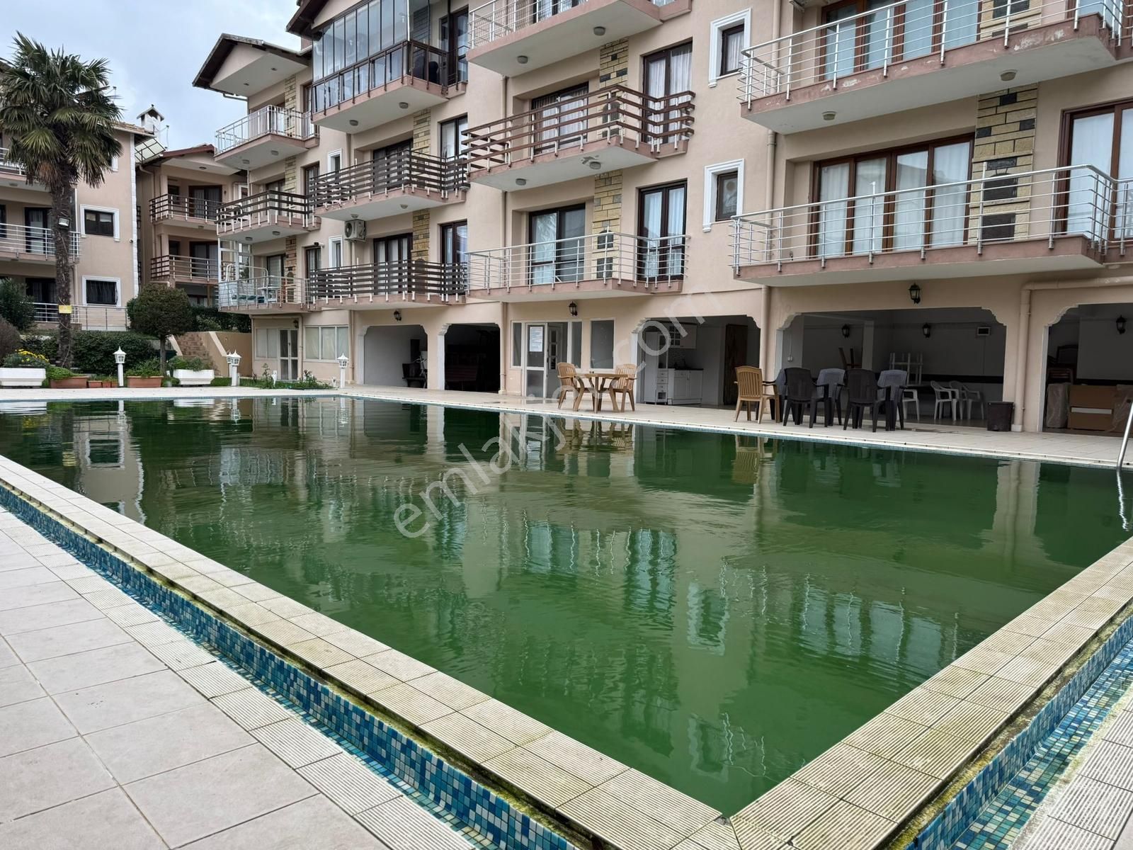 Kumburgazda Lüks Site İçinde Şömineli Havuz Manzaralı 2+1 Daire - Görsel 26