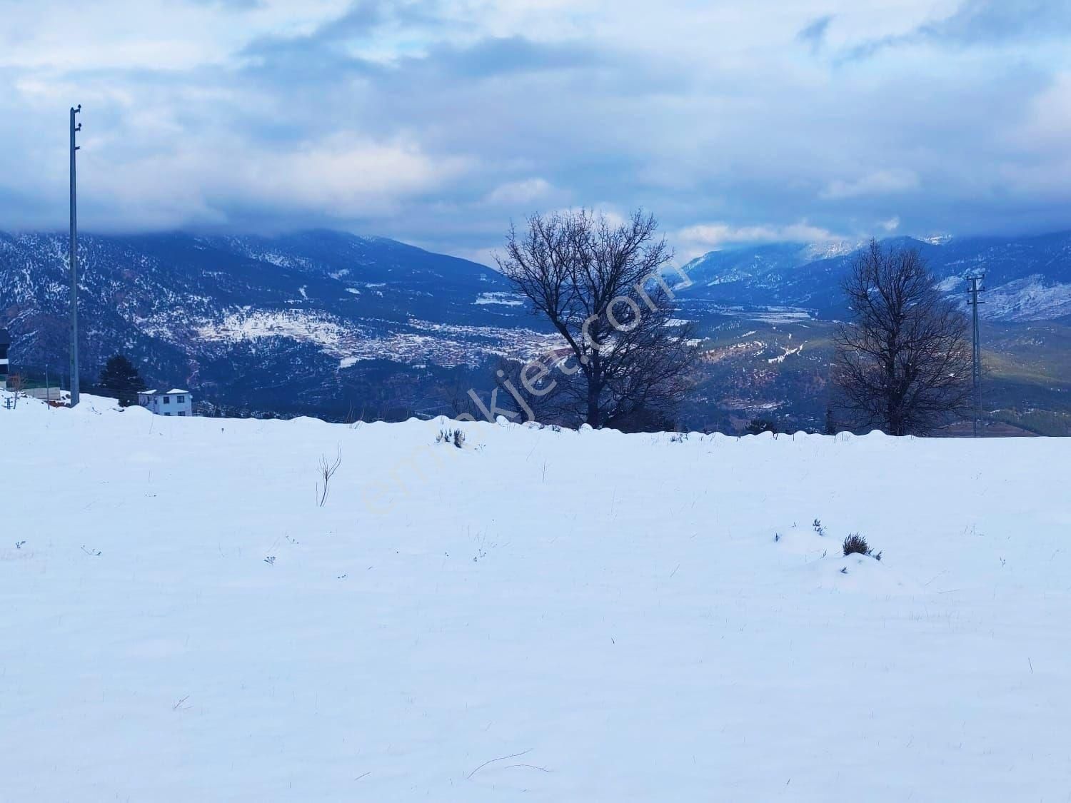 Pozantı Kar Emlak'tan Yeni Konacık Bozkırlı Mevkiinde Yaylalık 400 M2 Satılık Arsa