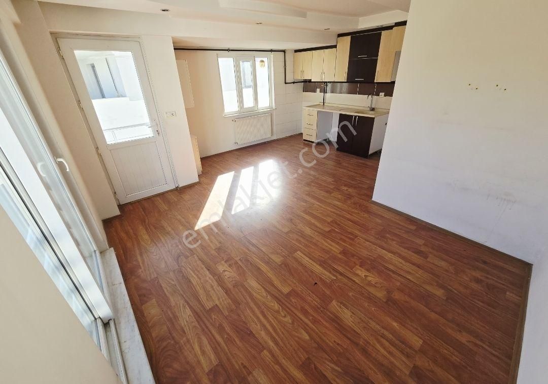 Karaman Mh'de, Salı Pazarı Mevki 2+1 Çift Balkonlu Daire - Görsel 2