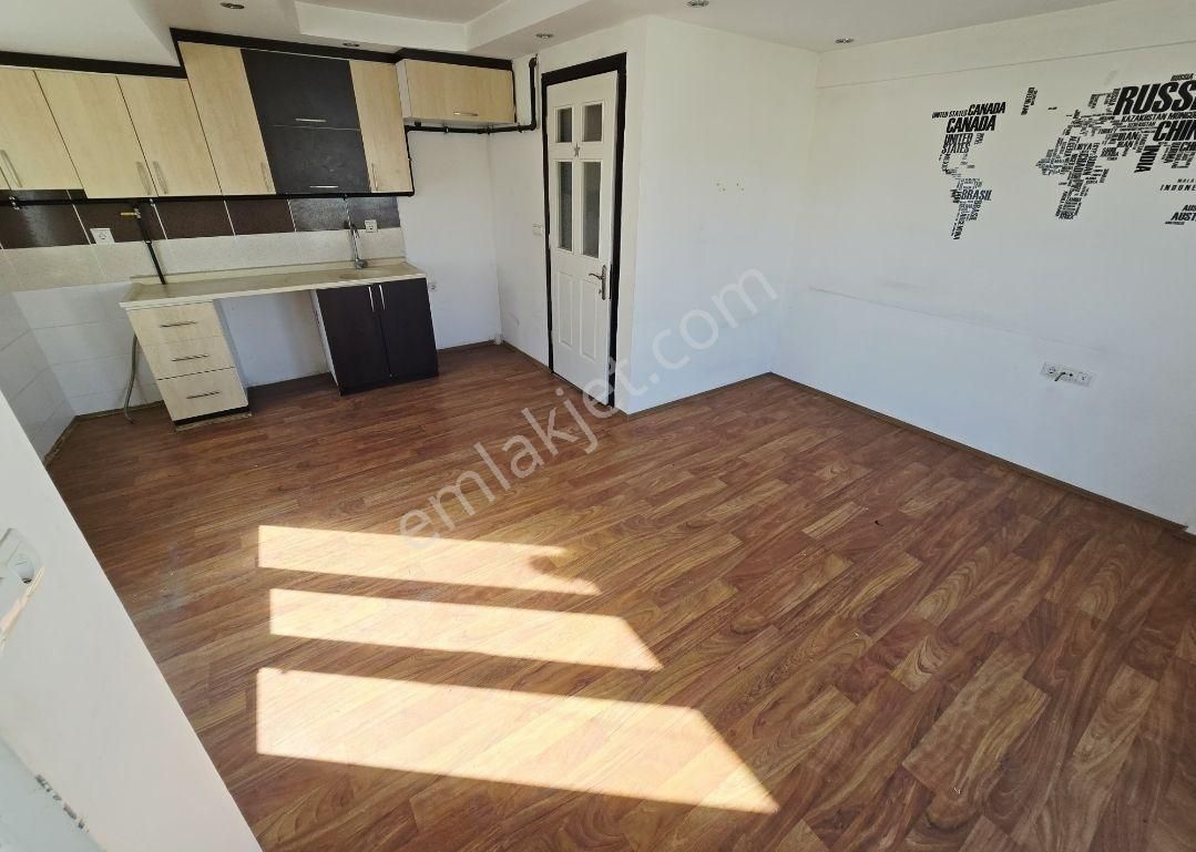 Karaman Mh'de, Salı Pazarı Mevki 2+1 Çift Balkonlu Daire