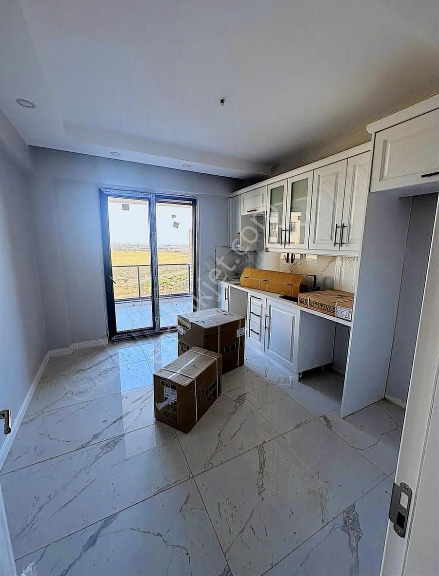 Lüks Site'de Güvenlkli,hamamlı,havuzlu Kiralık 2+1 - Görsel 2
