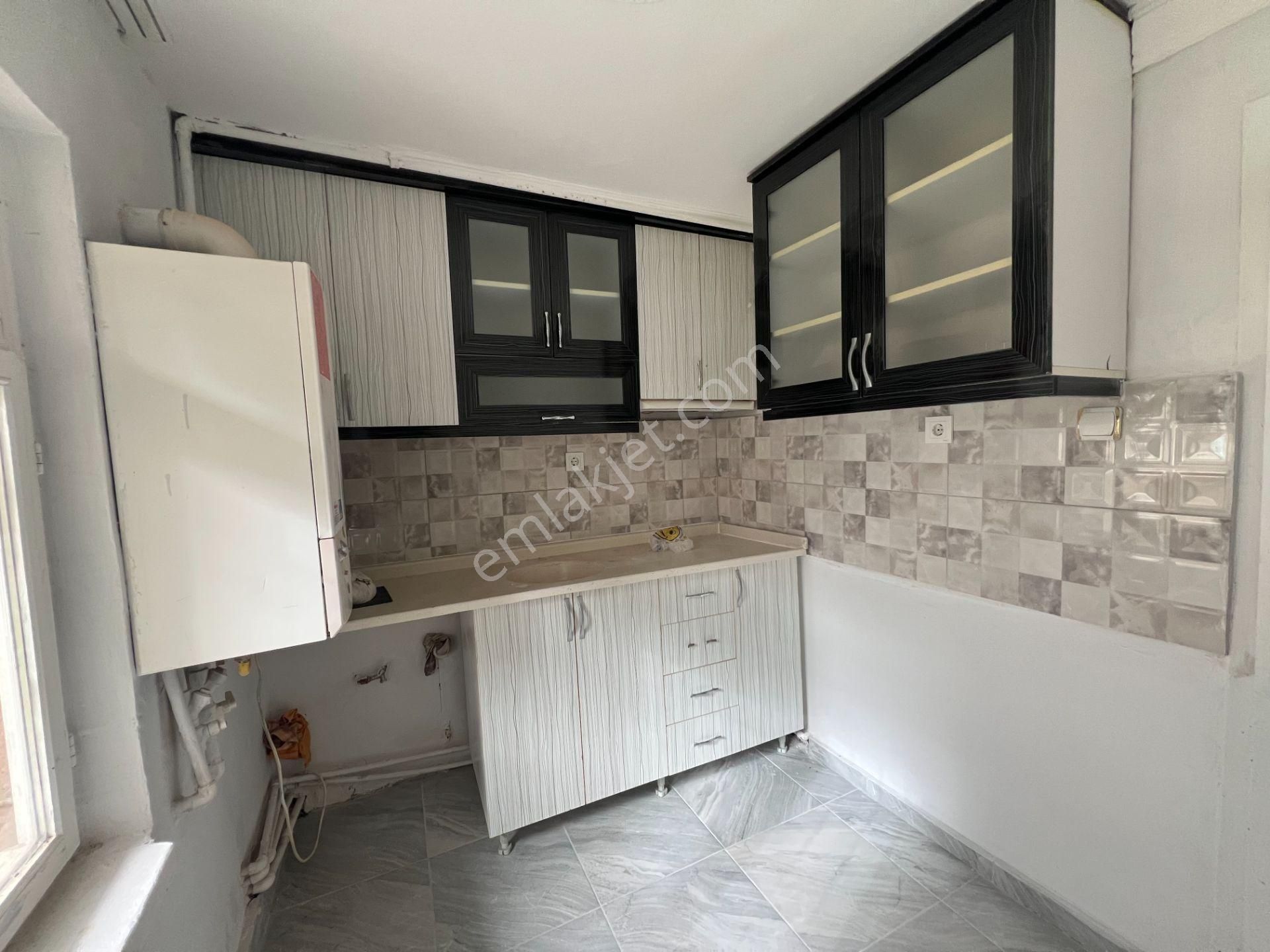 Ufuk Kılıç Emlak'tan Merkezi Konumda 3+1 Yapılı Kiralık Daire - Görsel 4