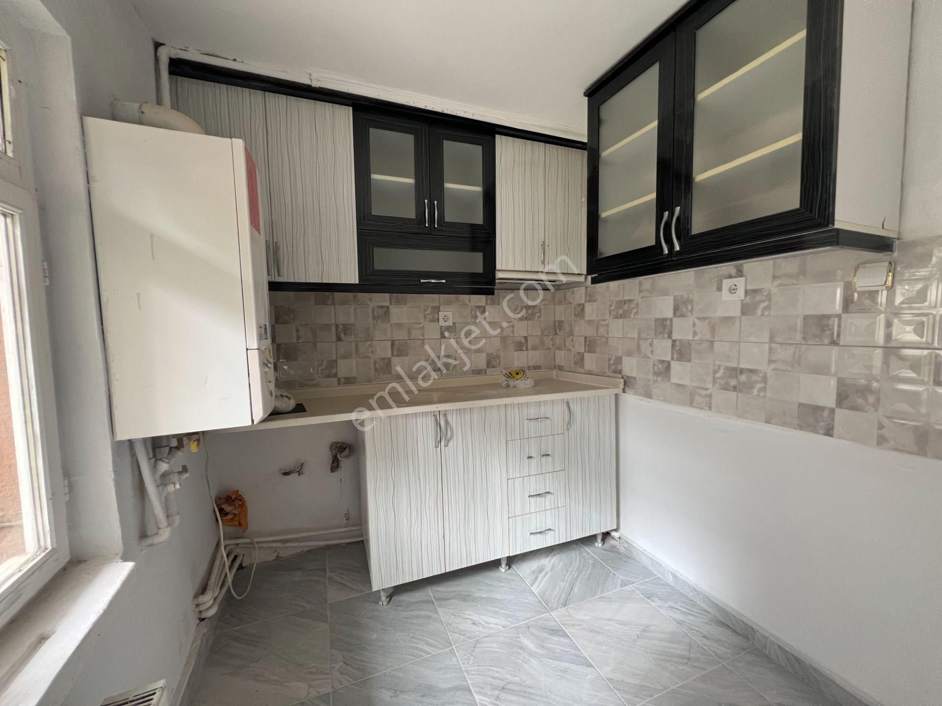 Ufuk Kılıç Emlak'tan Merkezi Konumda 3+1 Yapılı Kiralık Daire - Görsel 2