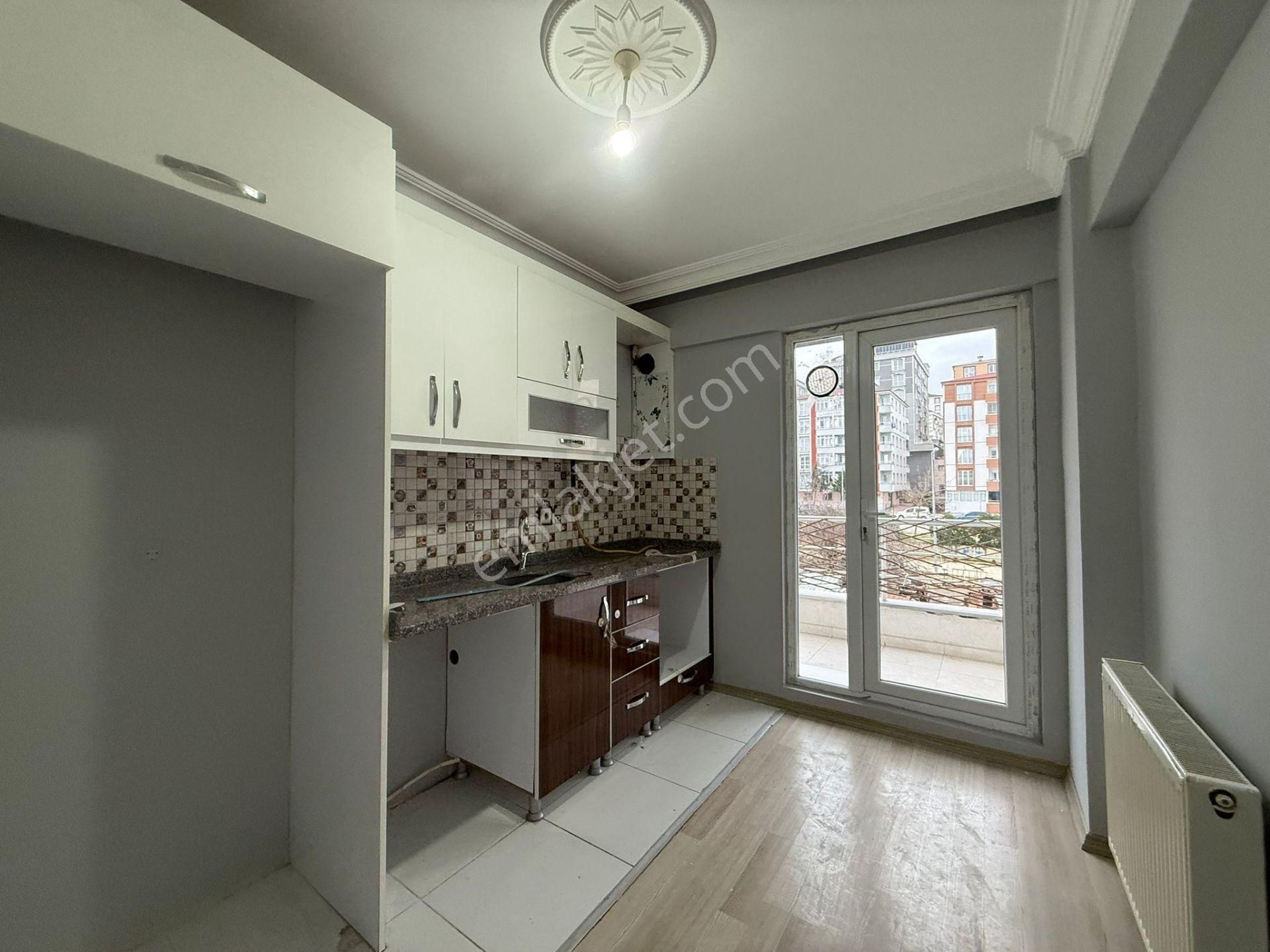 Akyüz Gayrimenkul Den; Kahvelerde Iskanlı Kombılı Satılık 2+1 Daire - Görsel 9
