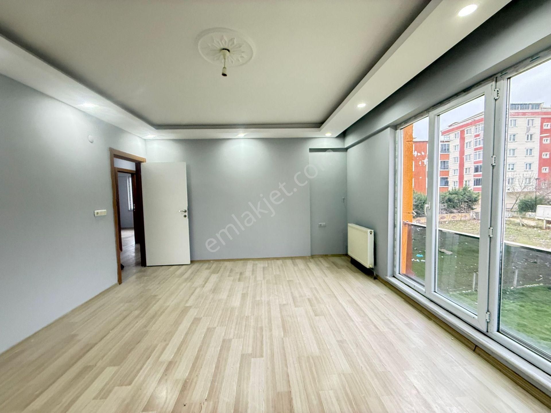 Akyüz Gayrimenkul Den; Kahvelerde Iskanlı Kombılı Satılık 2+1 Daire