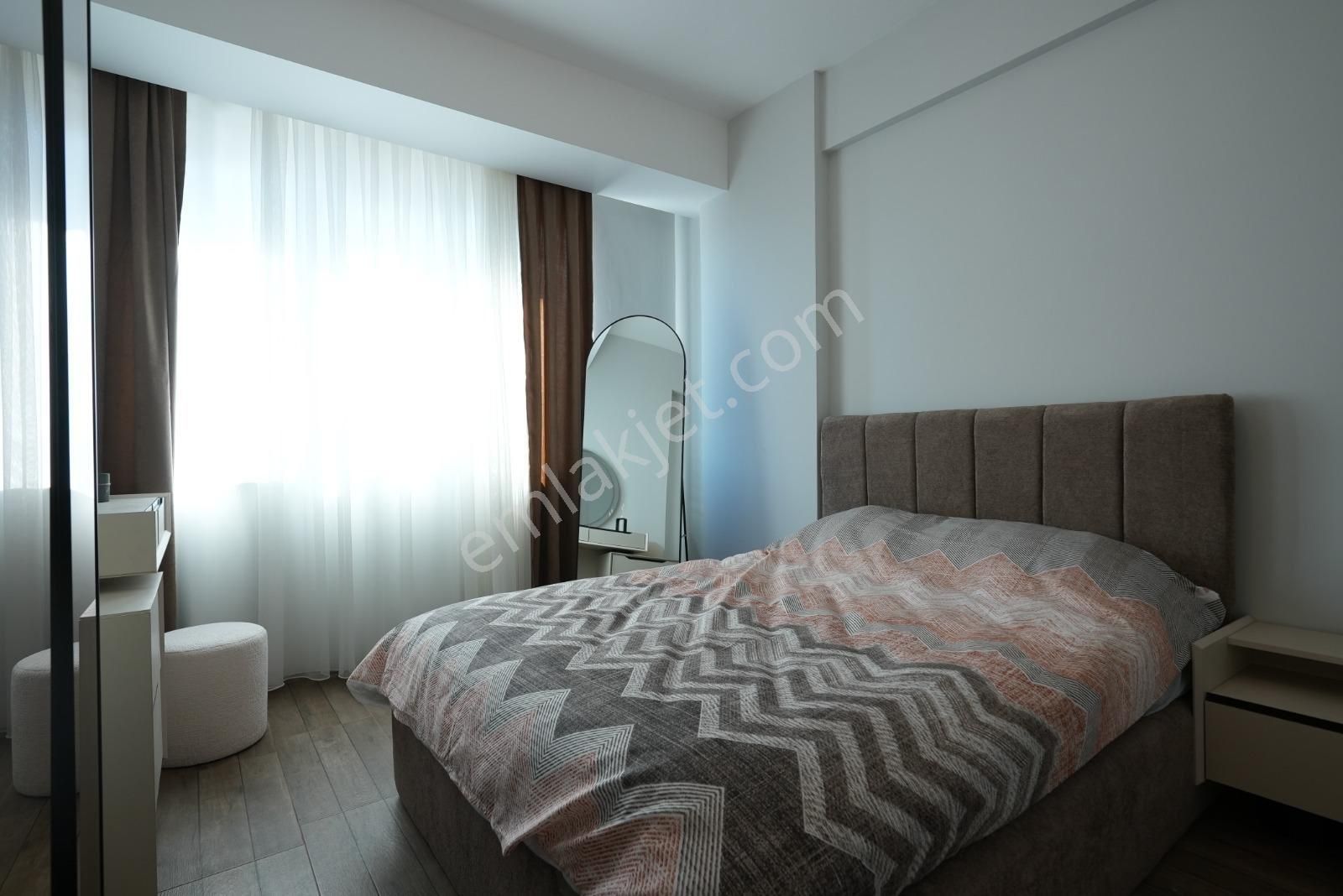Zeytinköyde Üniversite Yakını Satılık 1+12+1 Apart - Görsel 7