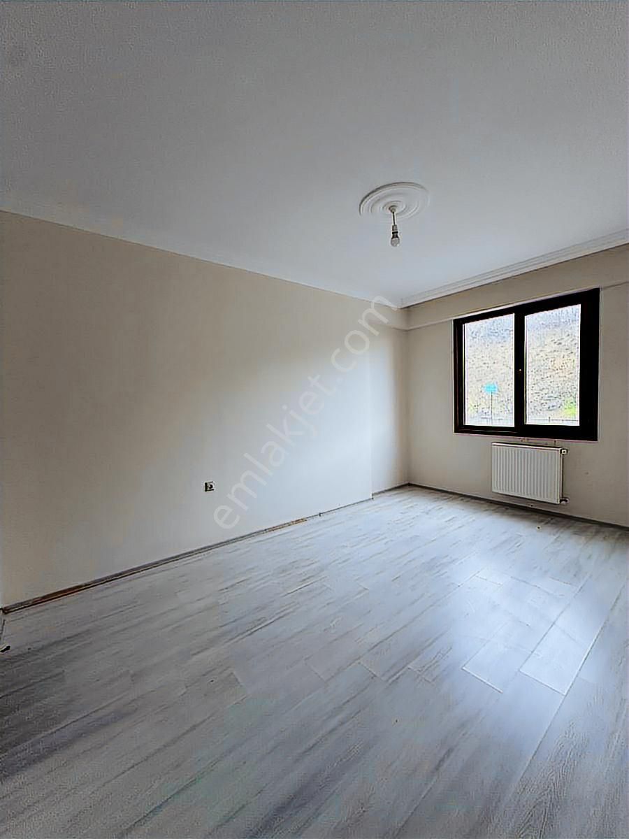 Yomra Sancak Mahallesınde Satılık Fırsat Daıre - Görsel 8