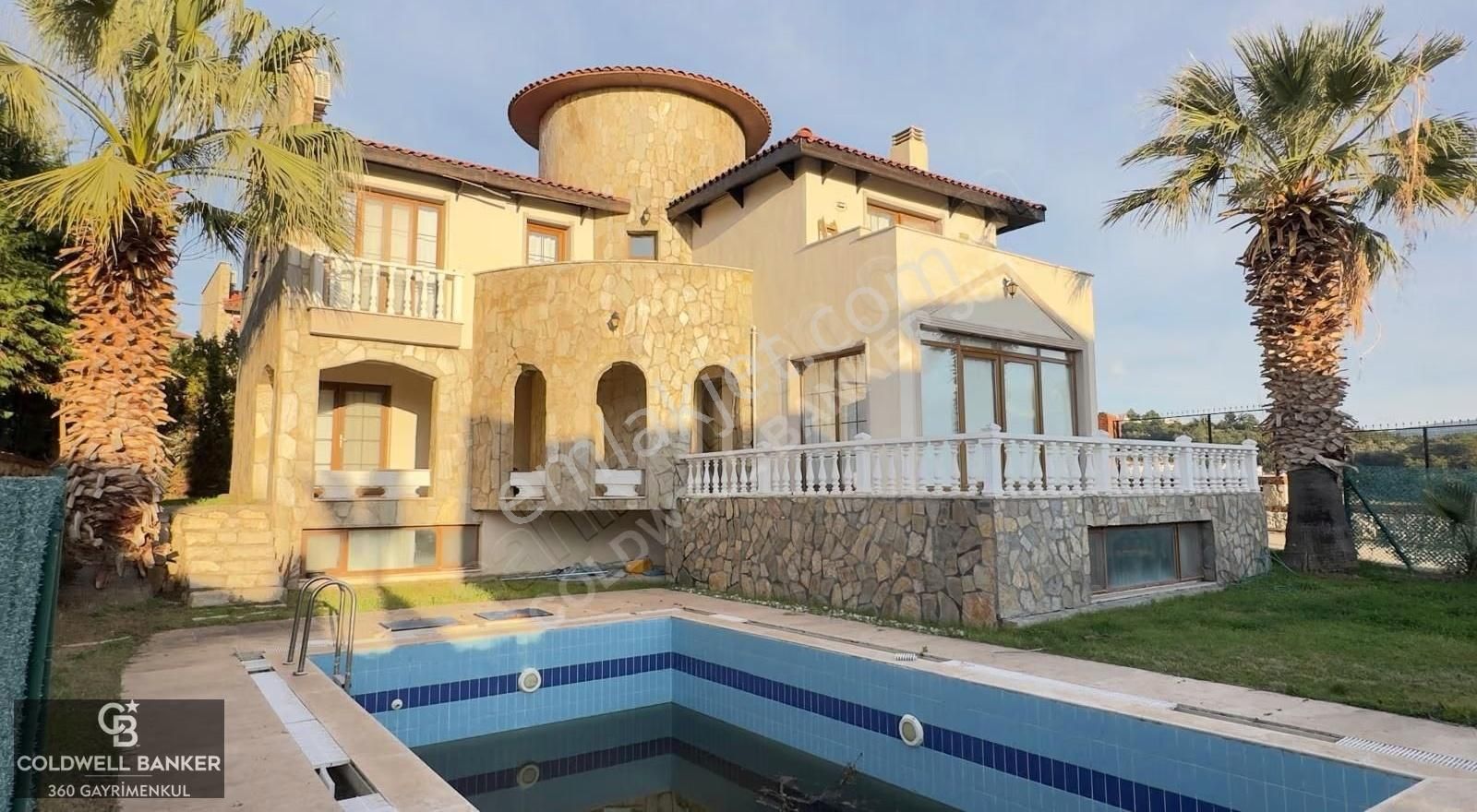 Kuşadası'ında Güvenlikli Site De Müstakil Havuzlu 5+1 Villa - Görsel 14