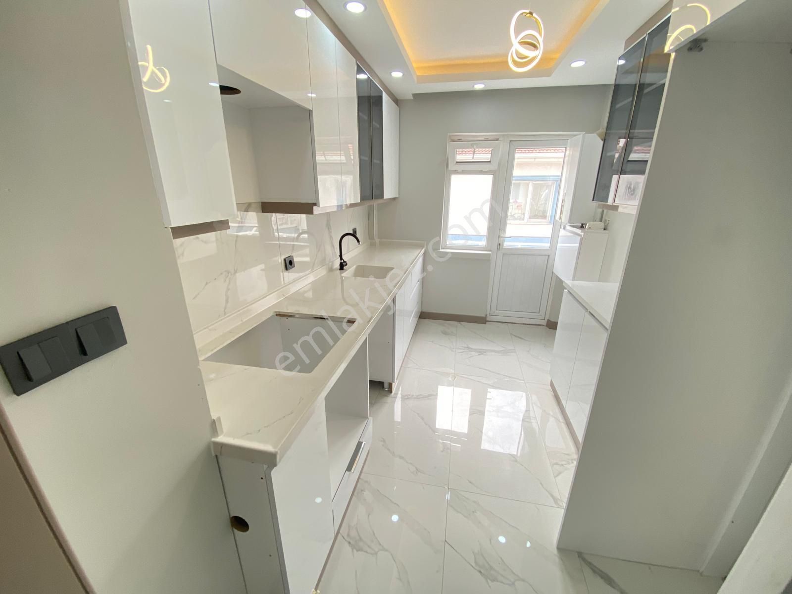 Sincan Akşemsettin Katta 3+1 Full Yapılı Merkezi Konumda Caddeye Yakın Daire