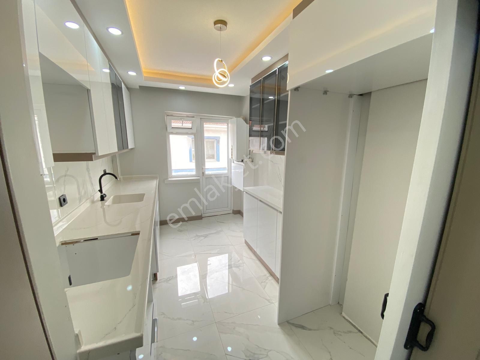 Sincan Akşemsettin Katta 3+1 Full Yapılı Merkezi Konumda Caddeye Yakın Daire - Görsel 2