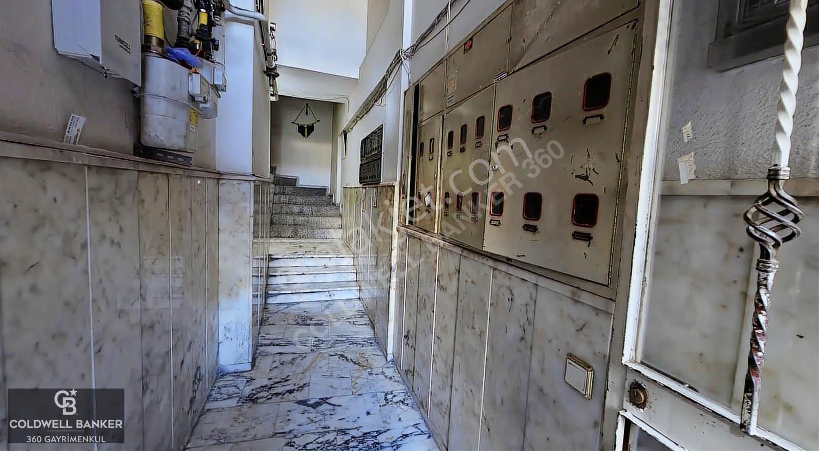 Karşıyaka Çarşı Merkezinde Full Tadilatlı 2+1 Kiralık - Görsel 16