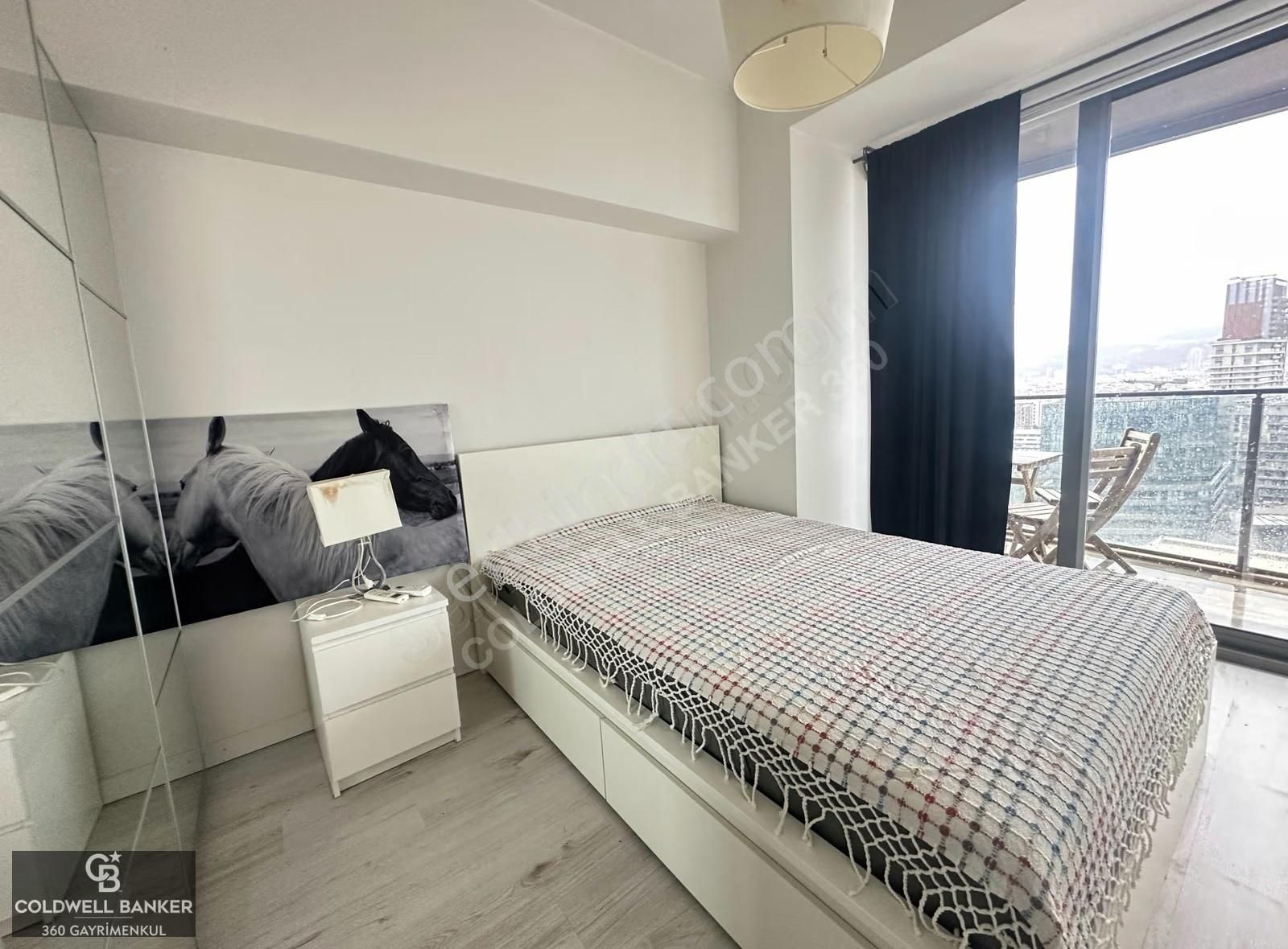 Bayraklı Ontan'da Modern Site İçinde 1+1 Eşyalı Kiralık Daire - Görsel 11