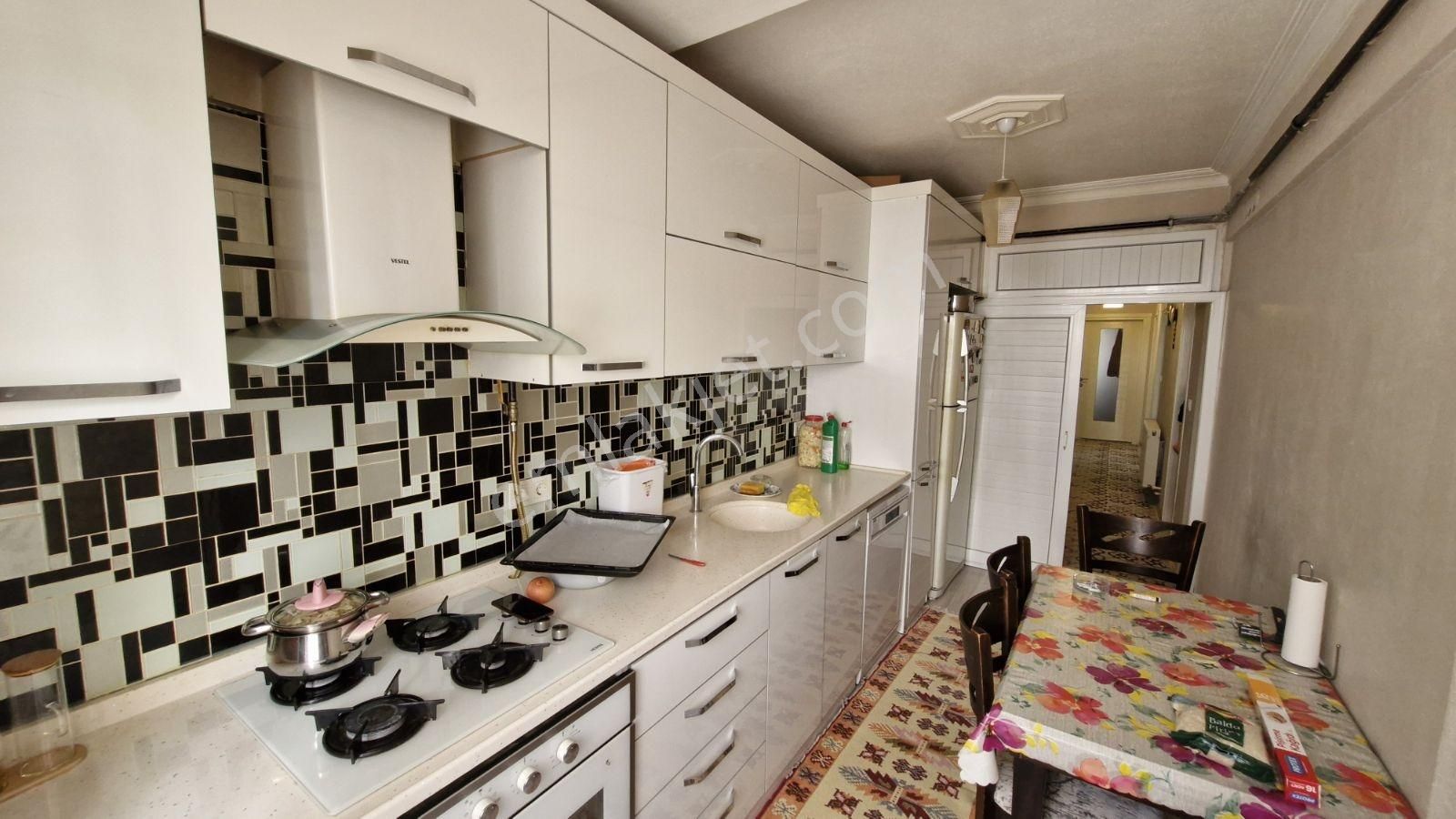 Kemalapaşa Merkez De Satılık Geniş Bahçeli 7 Yaşında 2+1 Daire - Görsel 2