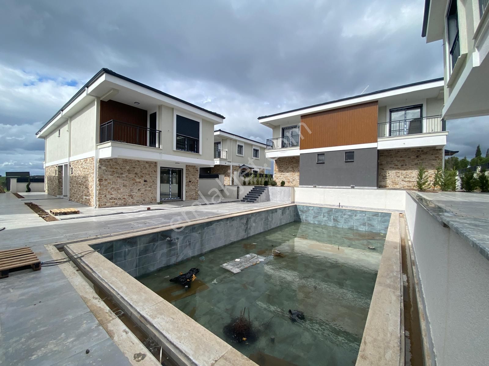 Hisar Mahallesinde Sıfır, Havuzlu, Site İçinde Satılık Villa - Görsel 6