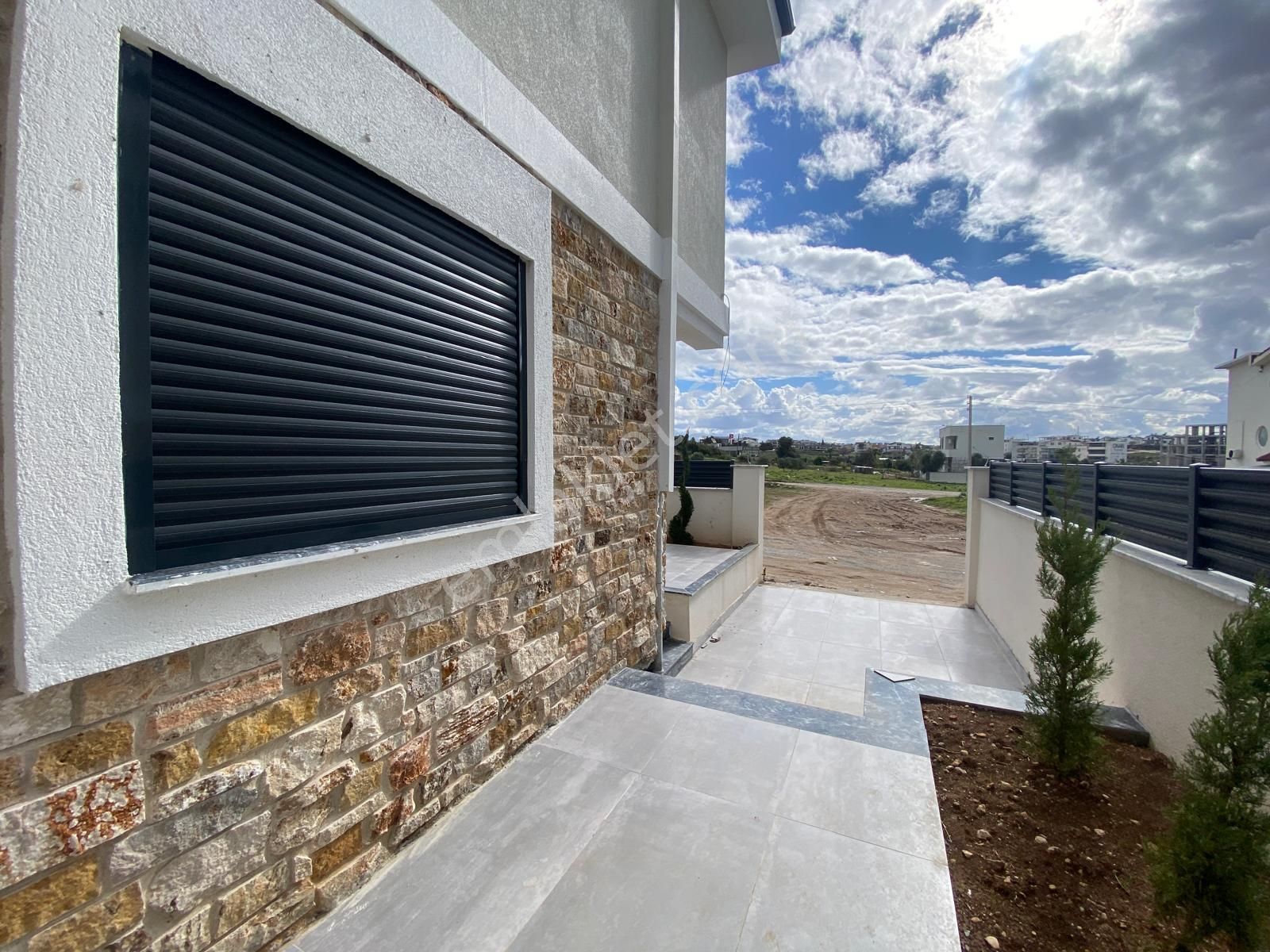 Hisar Mahallesinde Sıfır, Havuzlu, Site İçinde Satılık Villa - Görsel 3