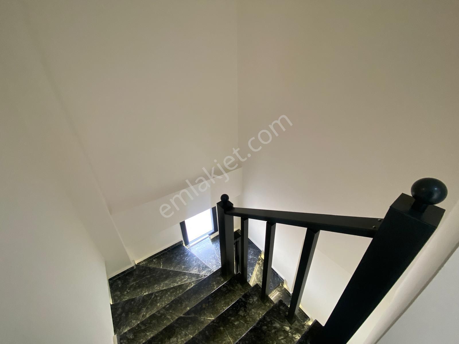 Hisar Mahallesinde Sıfır, Havuzlu, Site İçinde Satılık Villa - Görsel 16