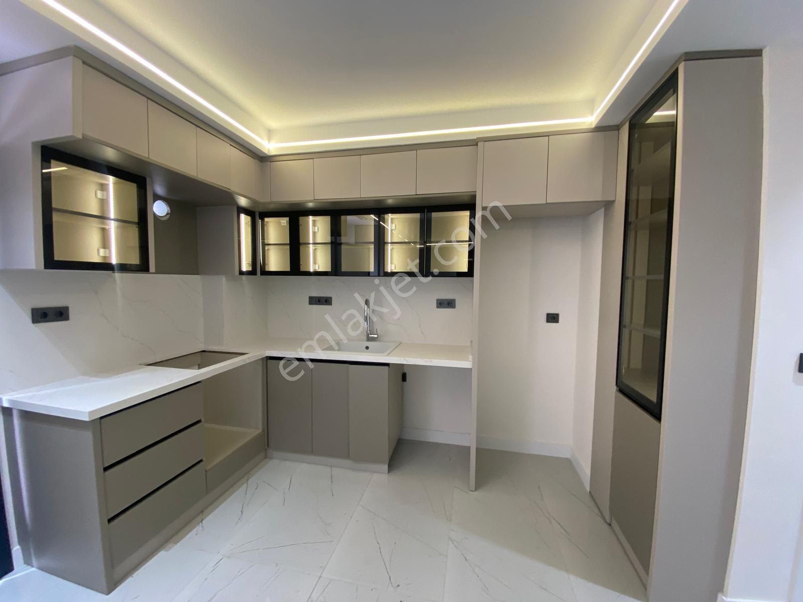 Hisar Mahallesinde Sıfır, Havuzlu, Site İçinde Satılık Villa - Görsel 13