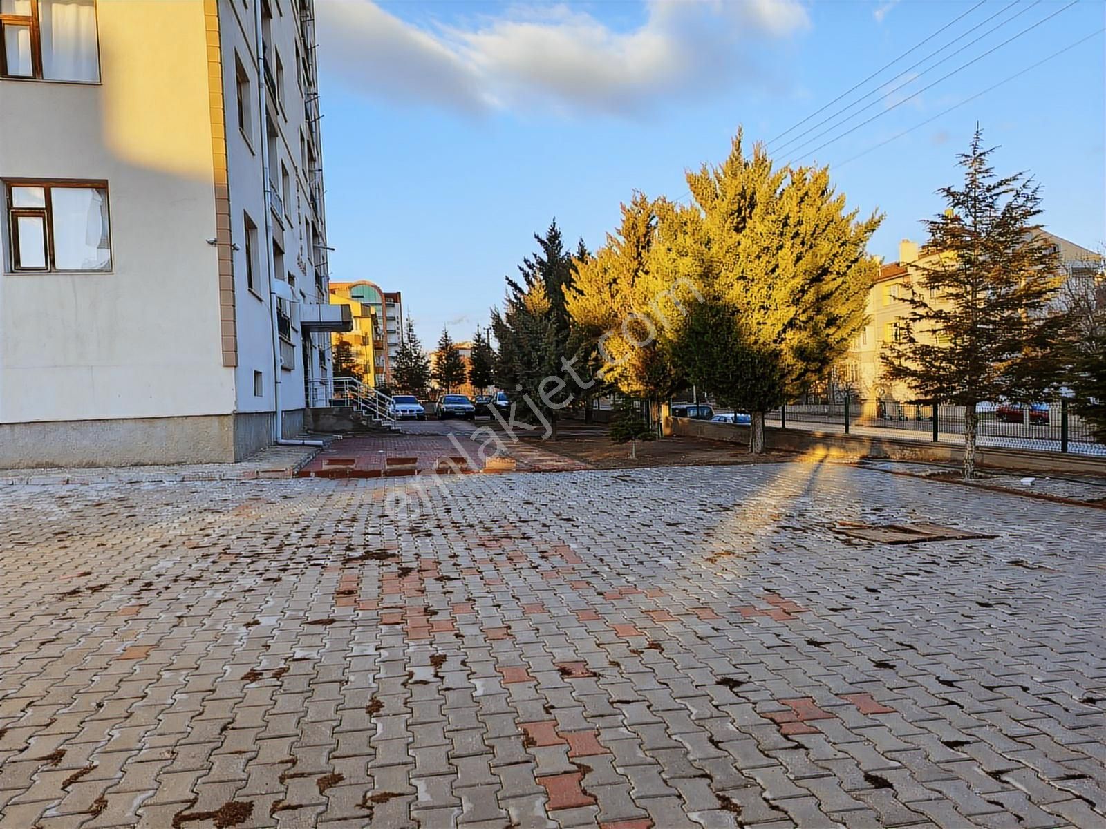 Selçuklu Bosna Hersek Mahallesi'nde Kiralık 3+1 Bakımlı Daire - Görsel 2