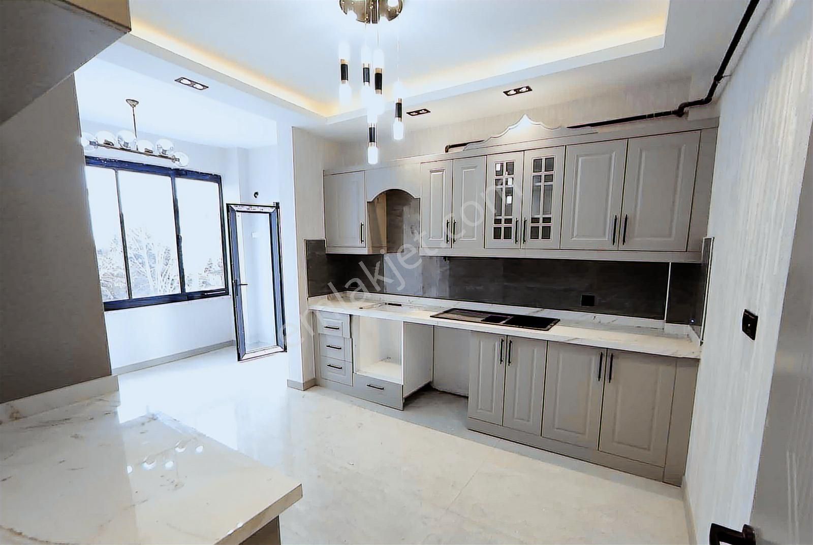 Konumdan Sıfır Yapı Merkezde Vip 2,5+1 Satılık Daire - Görsel 12