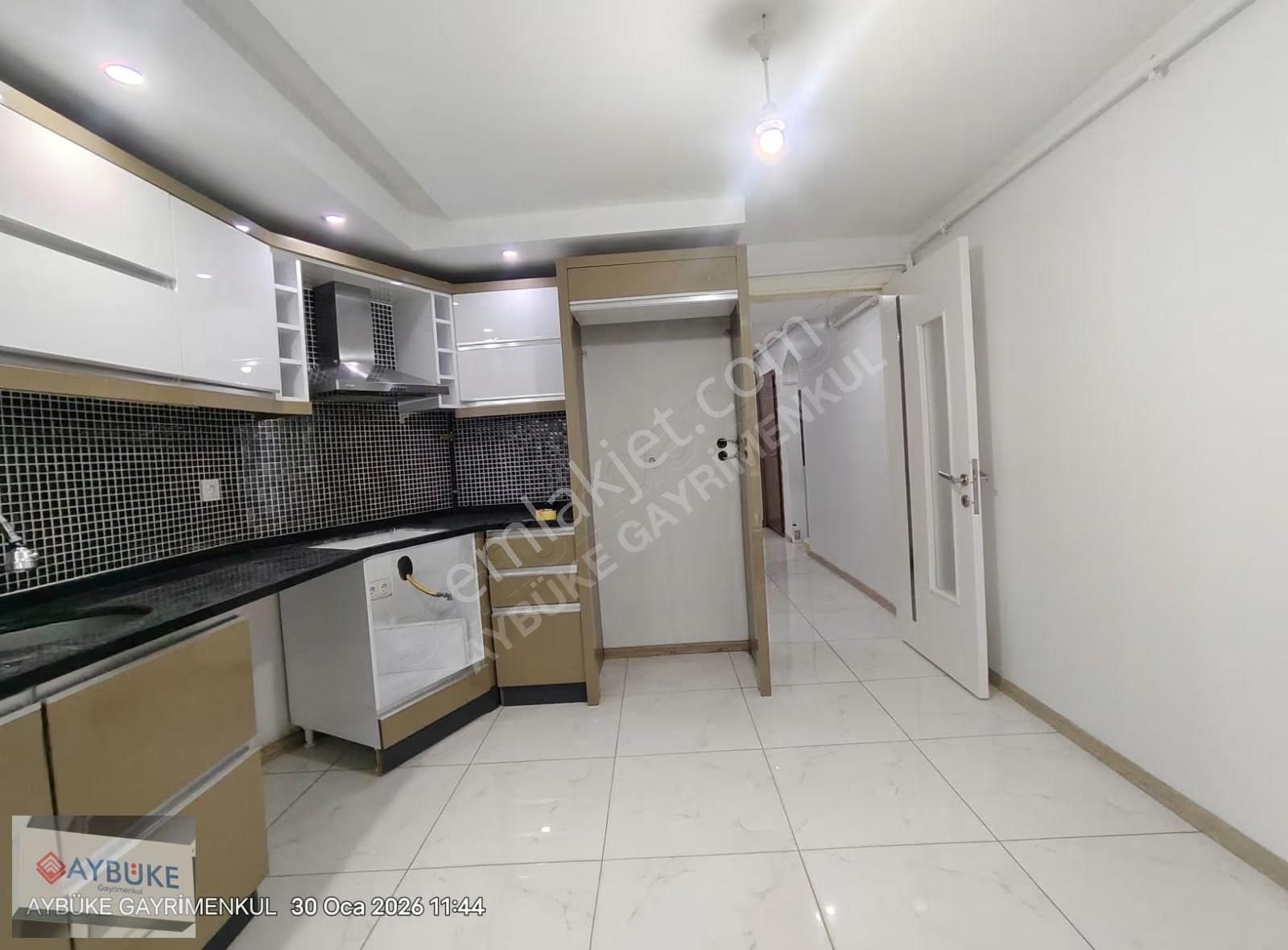 Fatihde Pazara Yakın Arakat 2+1 Daire - Görsel 3