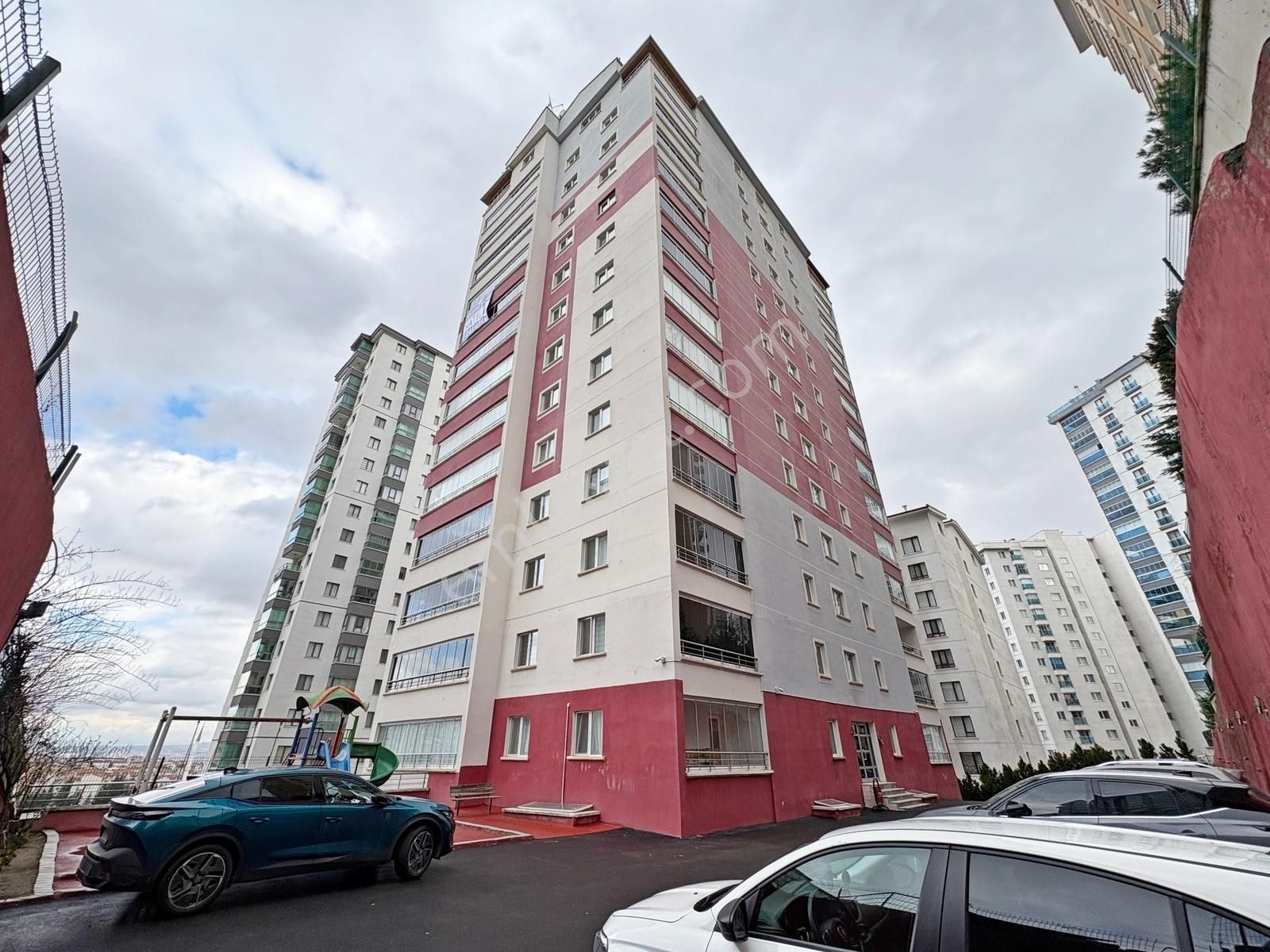 3+1 13.kat Sivas Caddesi Üzeri Teras Balkonlu Krediye Uygun !!