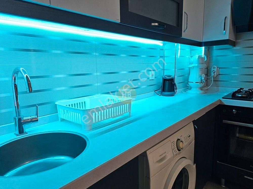 Hb'den Satılık 1+1 Eşyalı Daire, Ana Cadde Üstü 2+1 Kullanım - Görsel 8