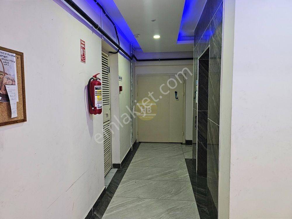 Hb'den Satılık 1+1 Eşyalı Daire, Ana Cadde Üstü 2+1 Kullanım - Görsel 30